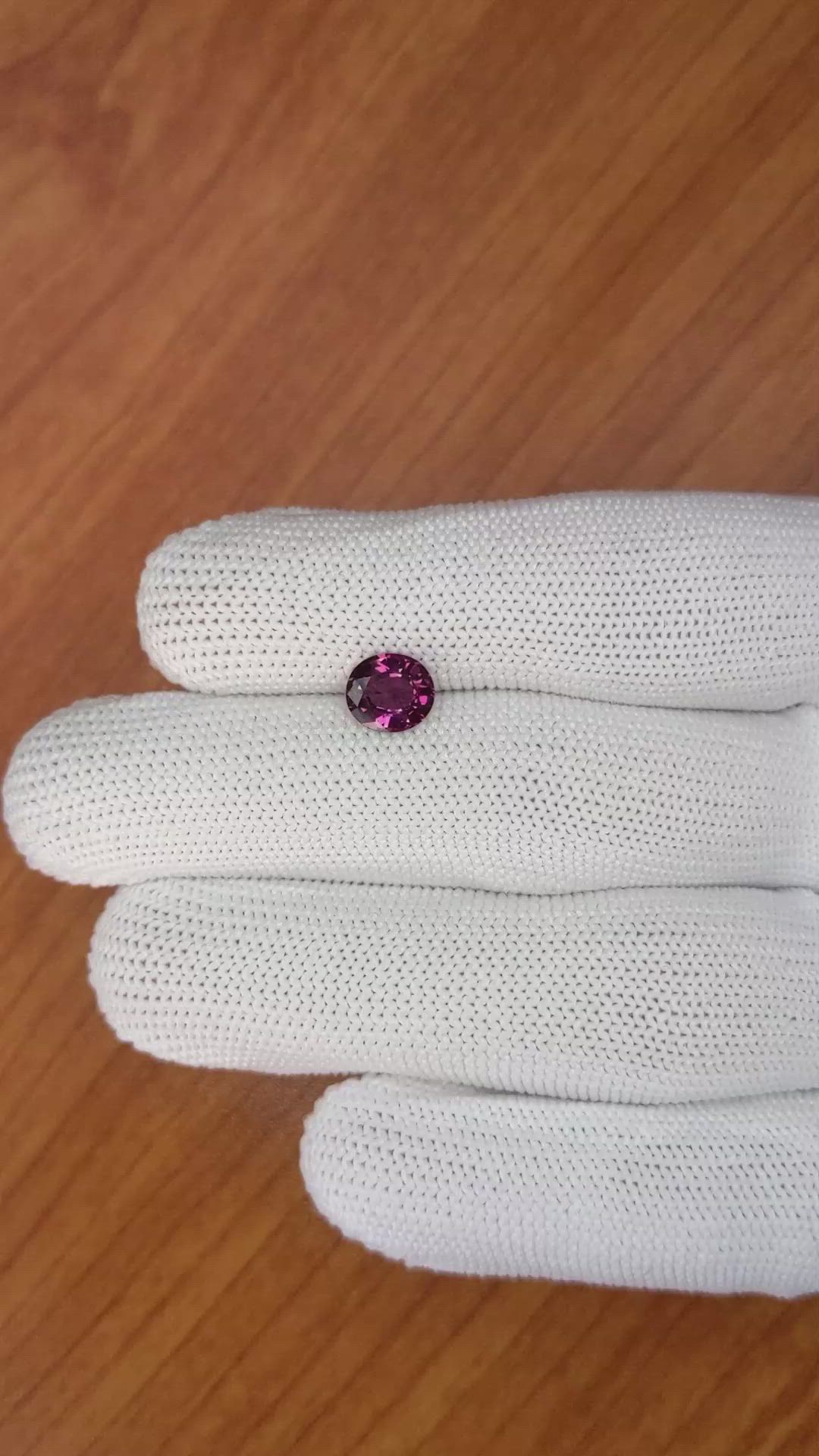 1.35 Ct. Spinel from Ceylon (Sri Lanka) Size Video