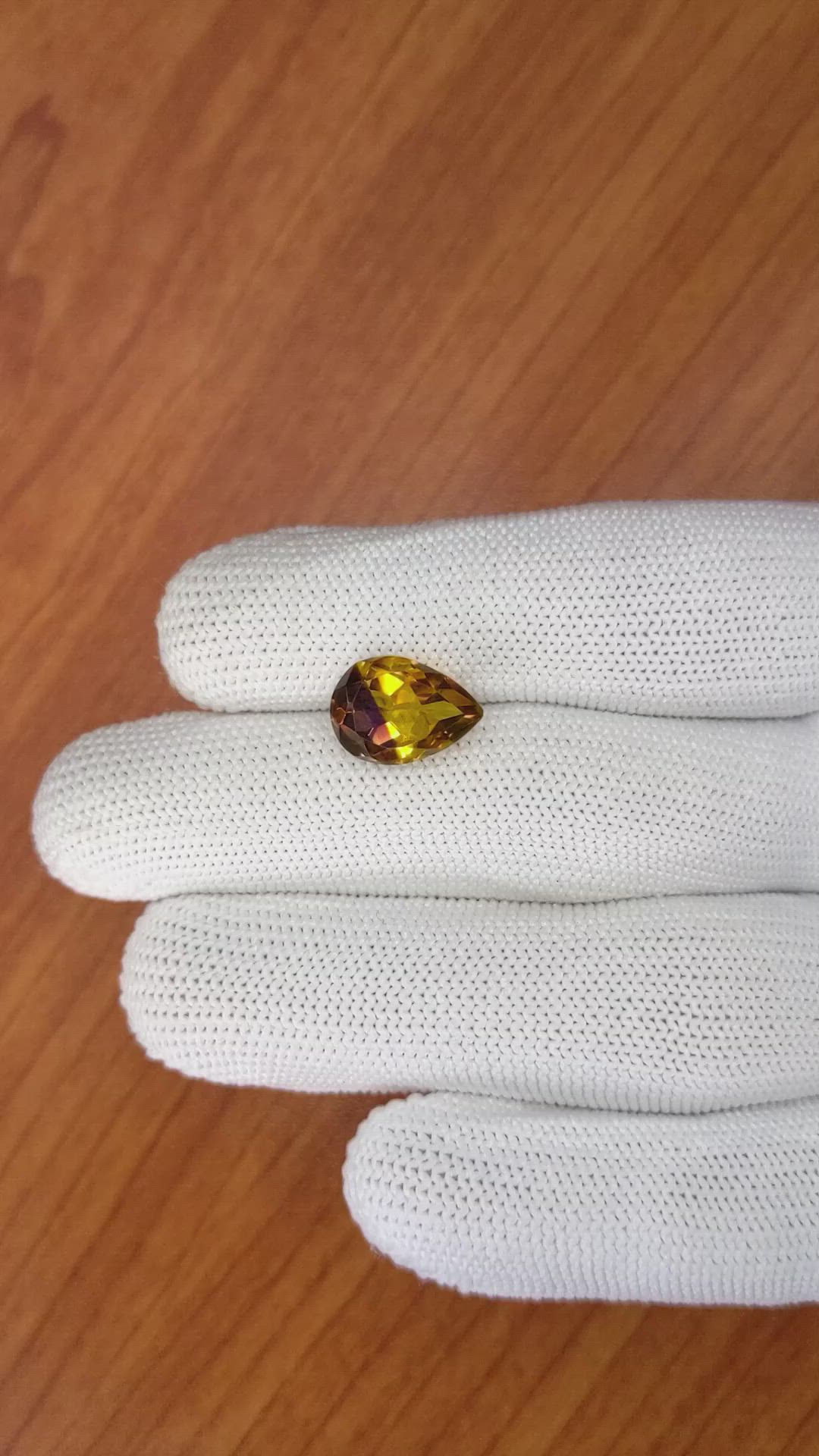 4.81 Ct. Bi Color Ametrine from Ceylon (Sri Lanka) Size Video