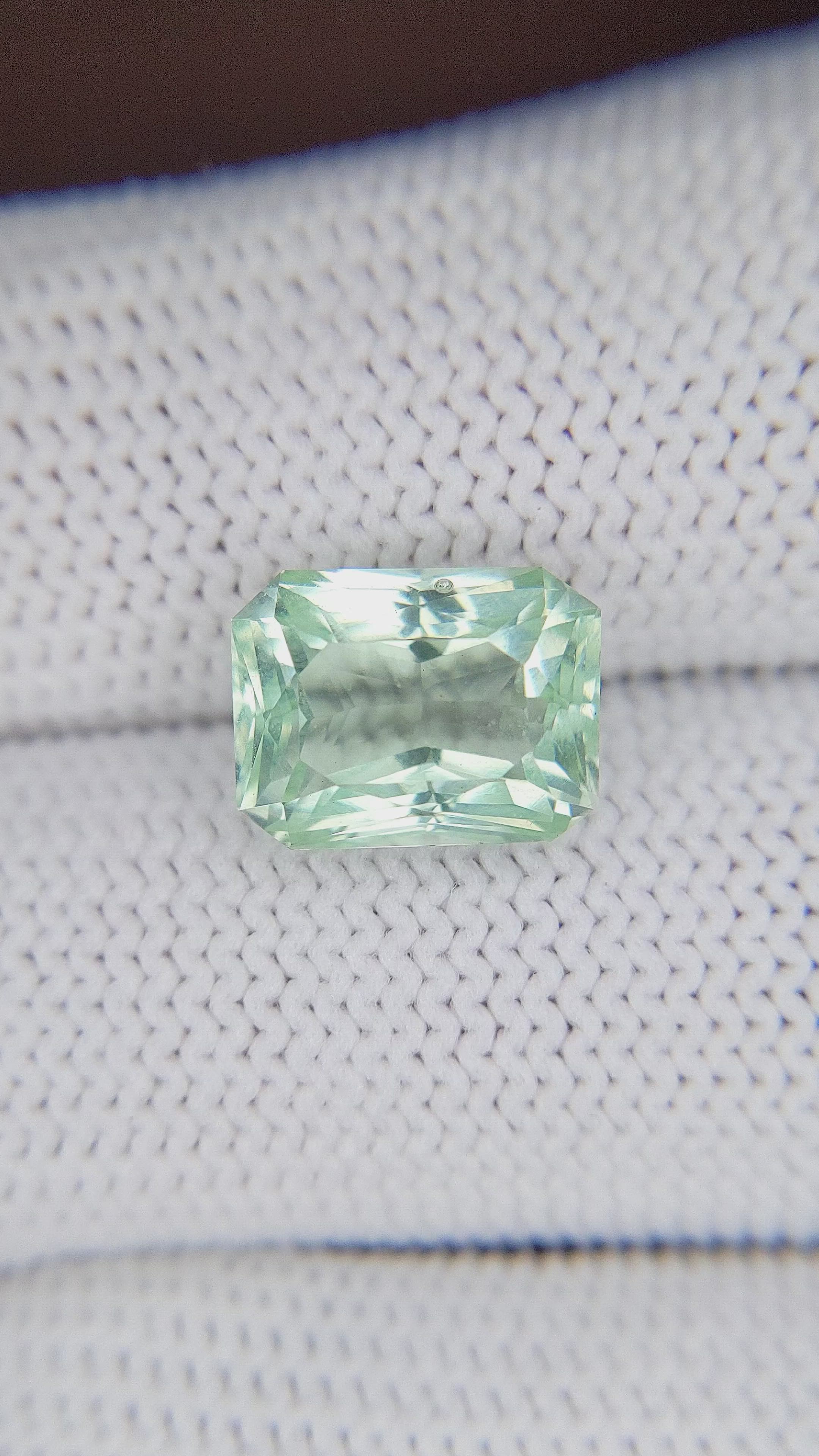 4.30 Ct. Aquamarine from Ceylon (Sri Lanka) Size Video