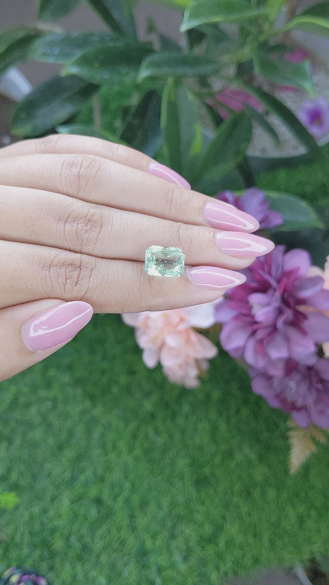 4.30 Ct. Aquamarine from Ceylon (Sri Lanka) Size Video