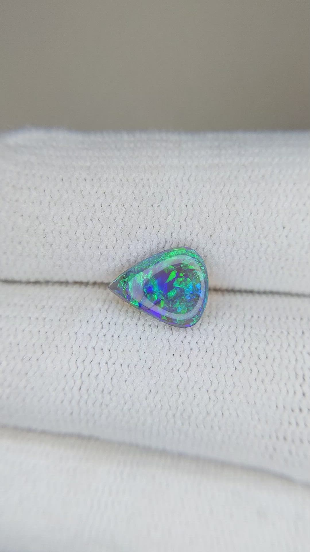0.81 Ct. Crystal/Jelly Opal from Australia Size Video