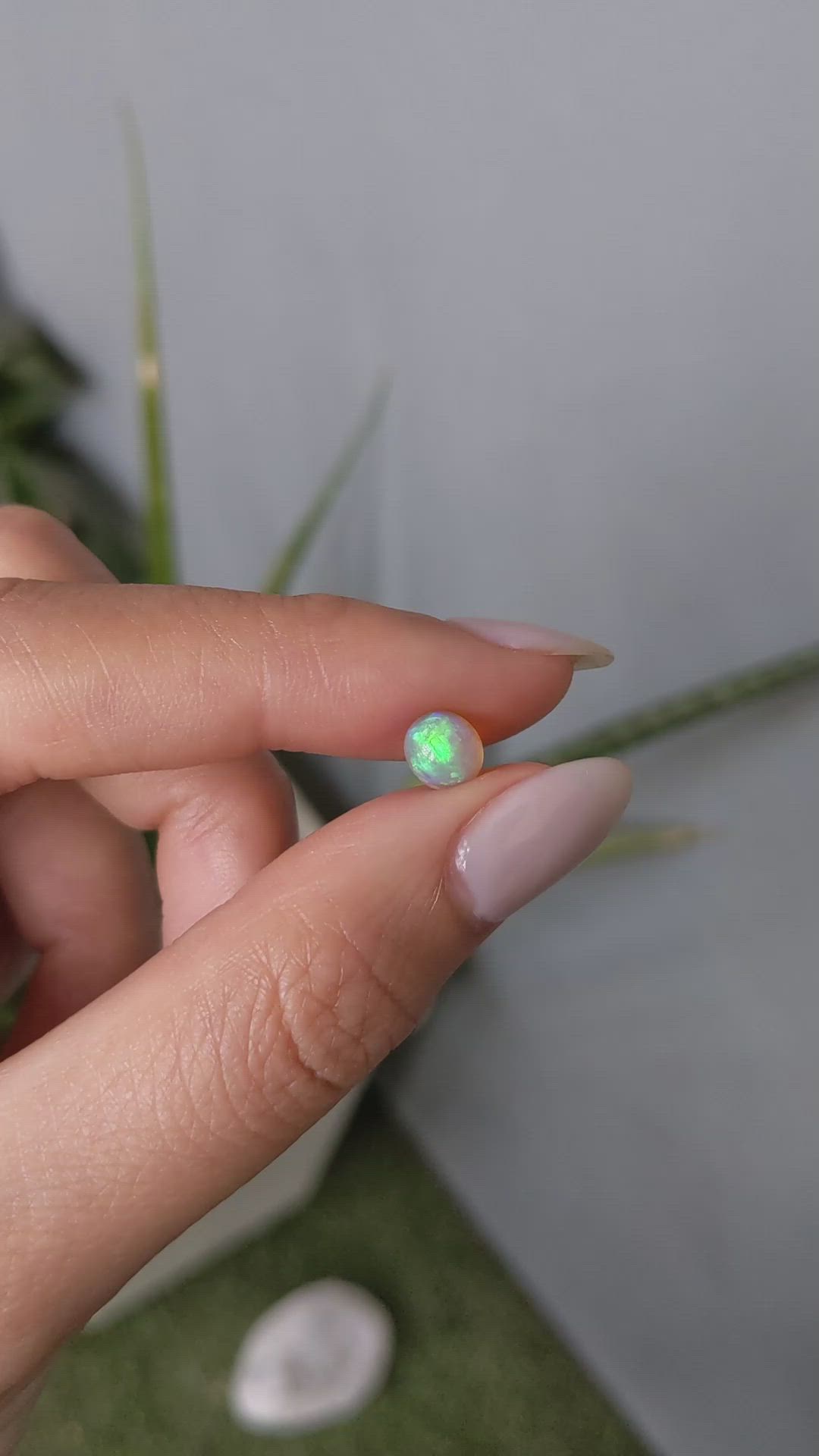 0.98 Ct. Cabochon Crystal/Jelly Opal from Australia Size Video