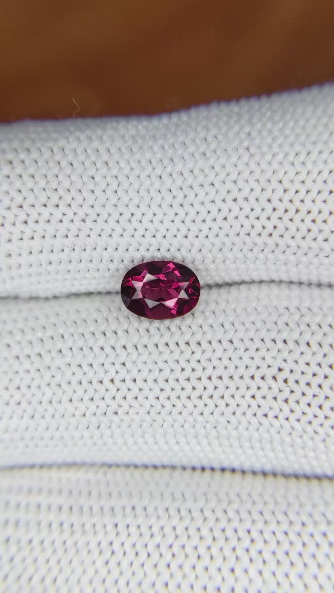 1.07 Ct. Rhodolite Garnet from Ceylon (Sri Lanka) Size Video