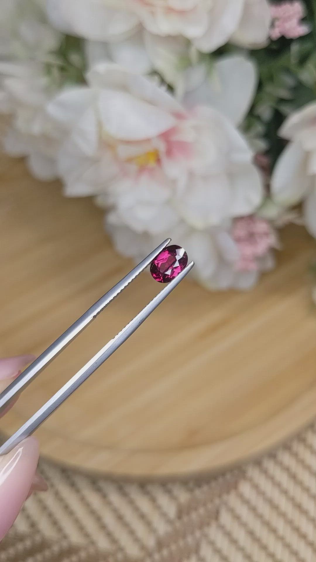 1.07 Ct. Rhodolite Garnet from Ceylon (Sri Lanka) Size Video