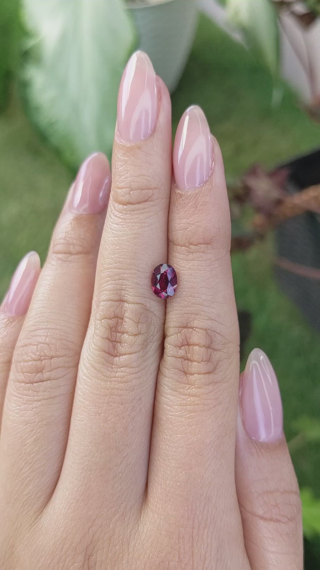 1.07 Ct. Rhodolite Garnet from Ceylon (Sri Lanka) Size Video