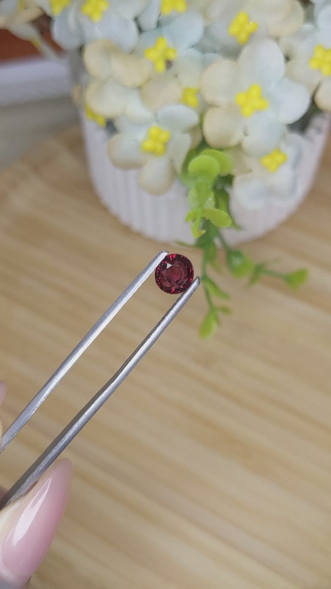 1.17 Ct. Rhodolite Garnet from Ceylon (Sri Lanka) Size Video
