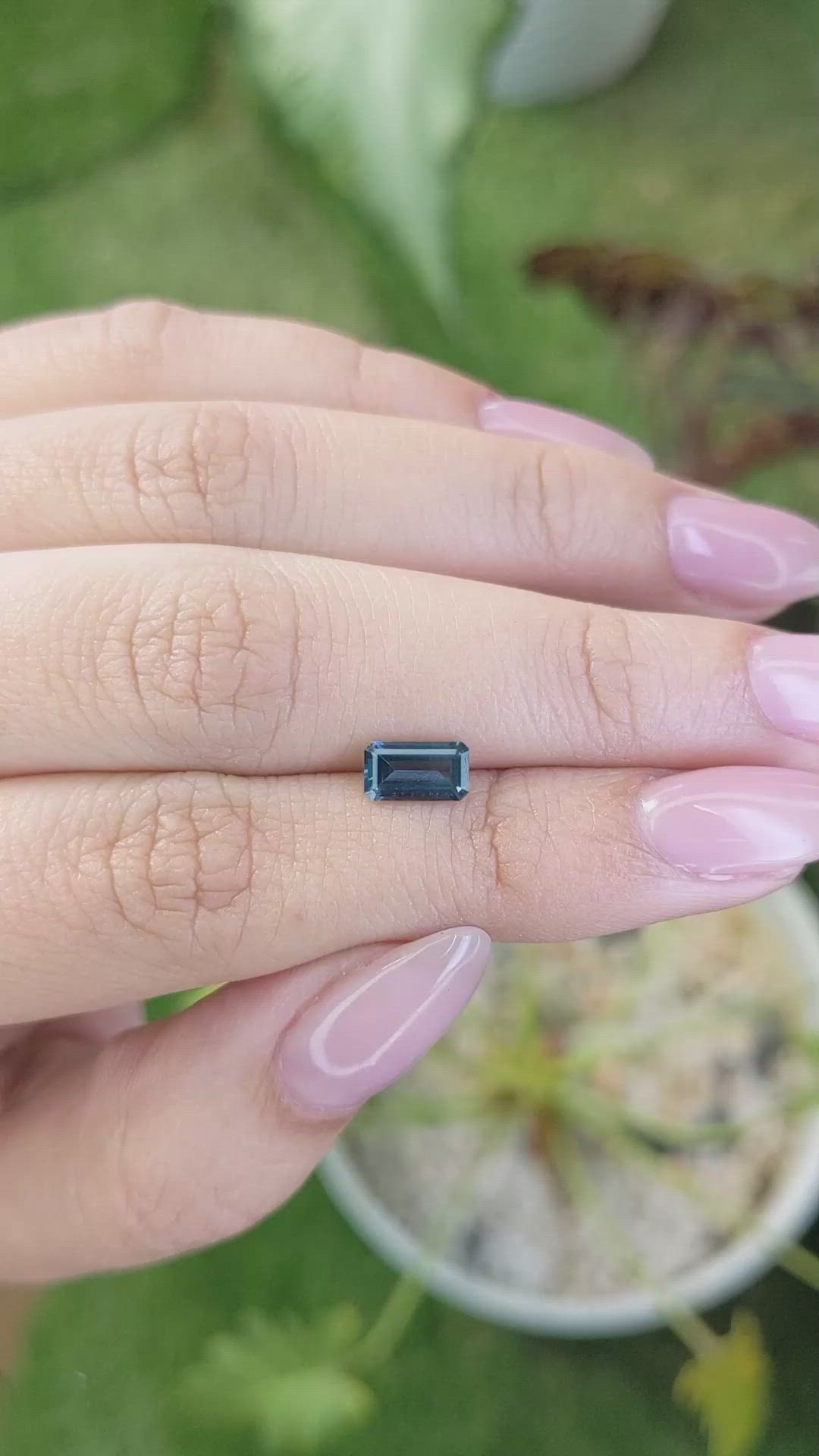 0.88 Ct. Spinel from Ceylon (Sri Lanka) Size Video