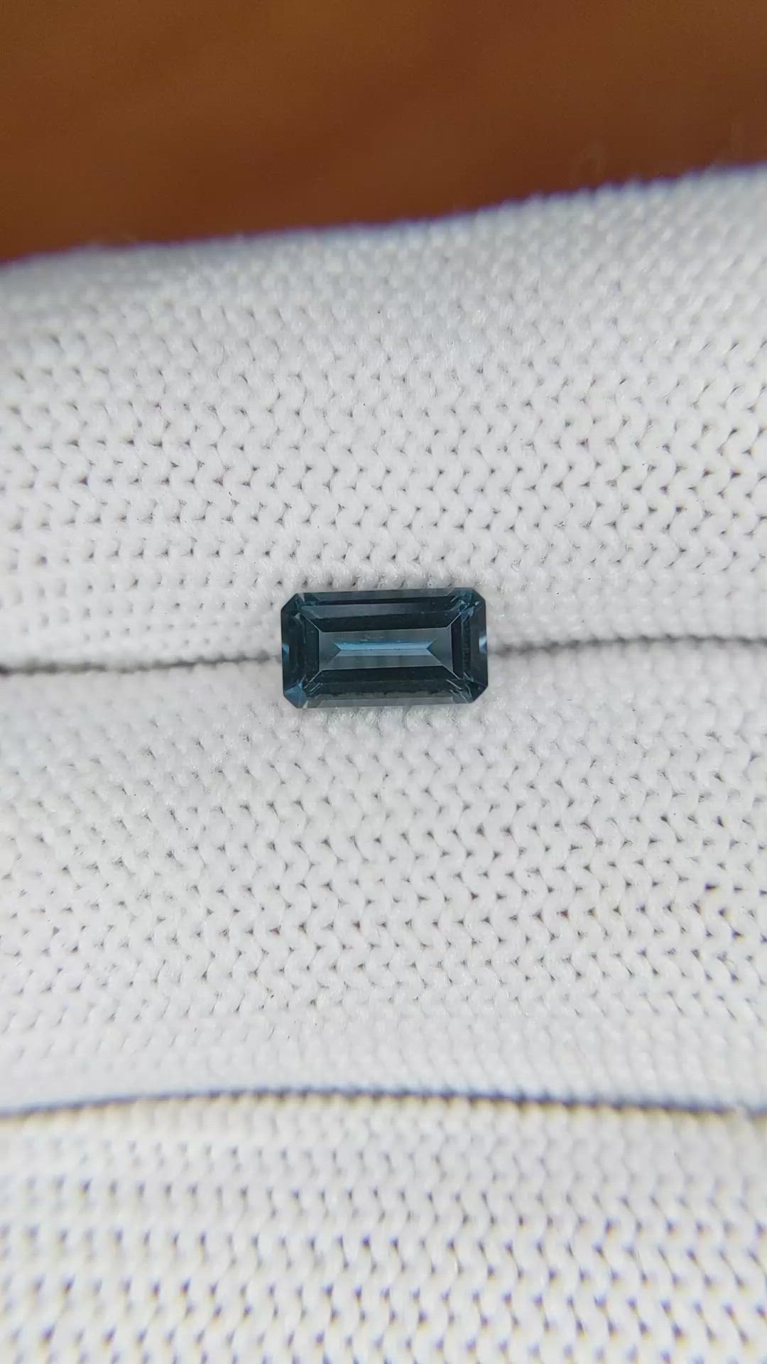 0.88 Ct. Spinel from Ceylon (Sri Lanka) Size Video