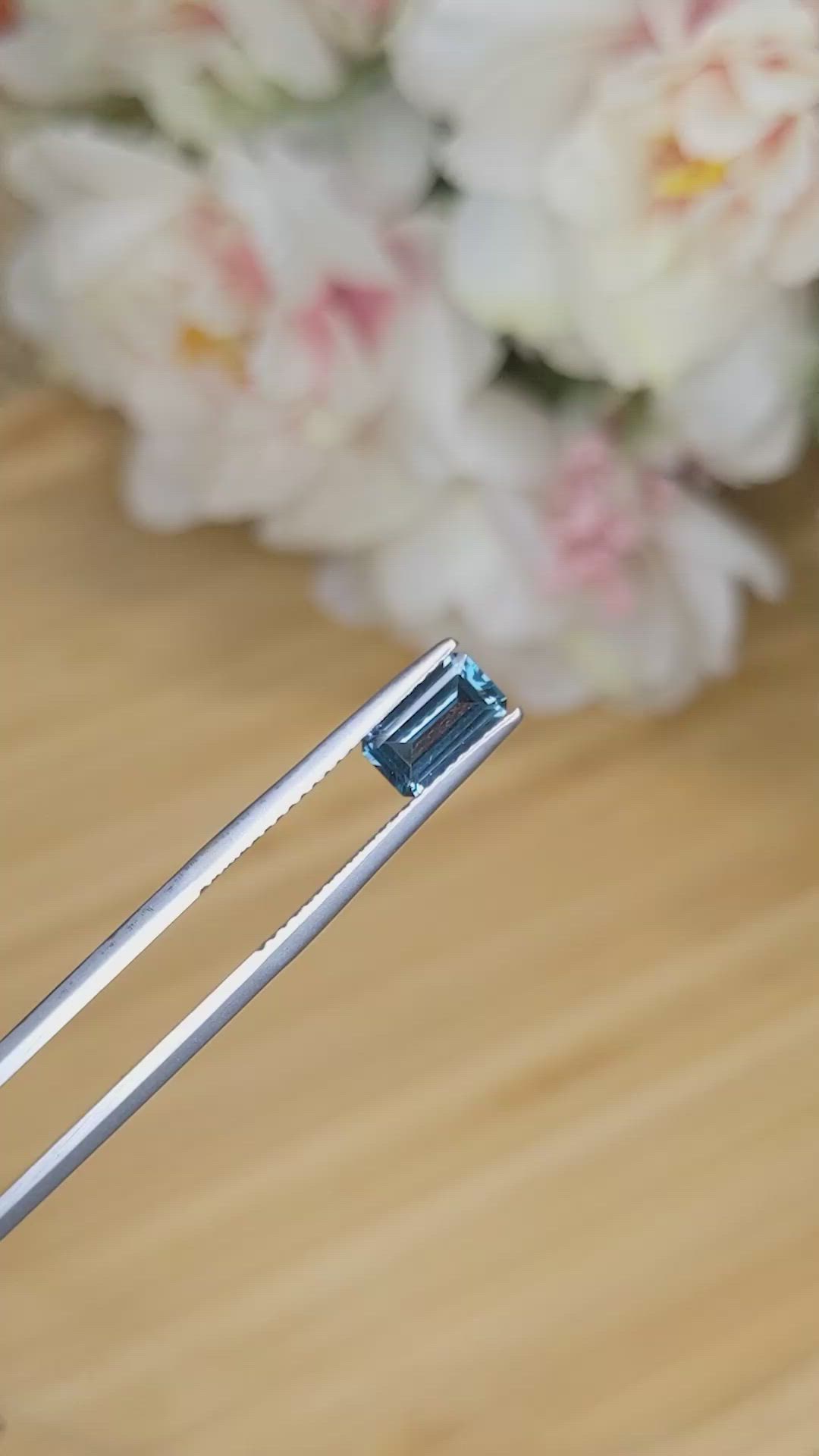 0.88 Ct. Spinel from Ceylon (Sri Lanka) Size Video