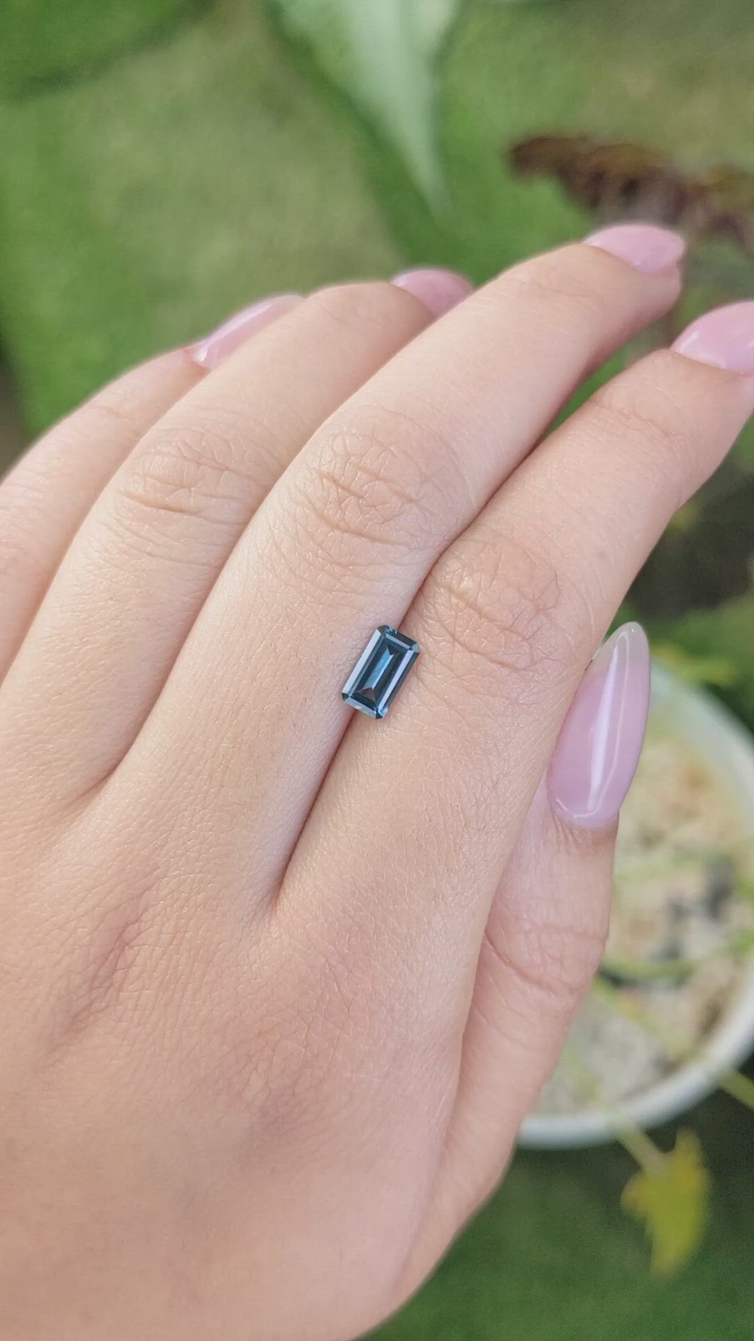 0.88 Ct. Spinel from Ceylon (Sri Lanka) Size Video