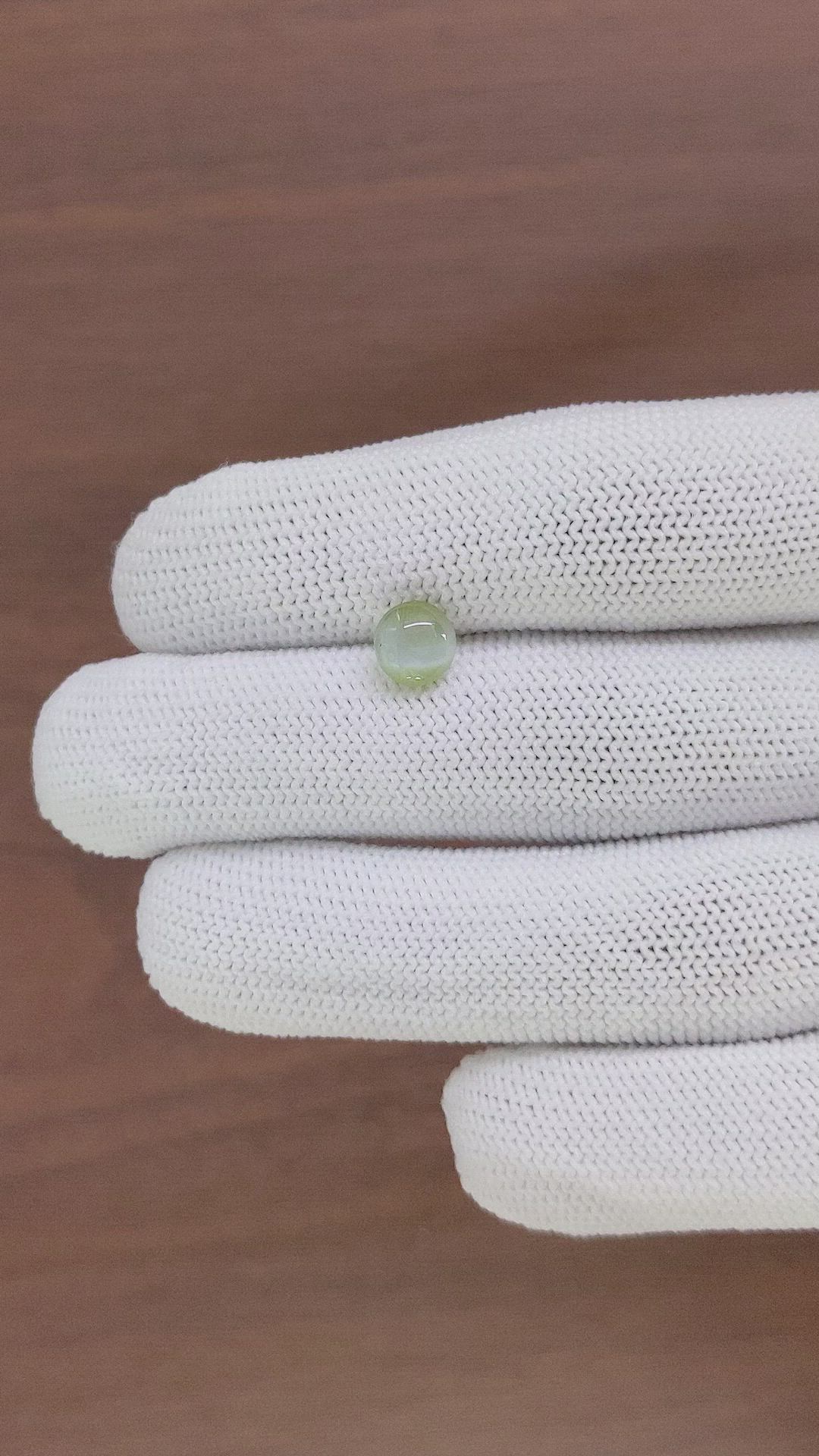 1.73 Ct. Cabochon Chrysoberyl from Ceylon (Sri Lanka) Size Video