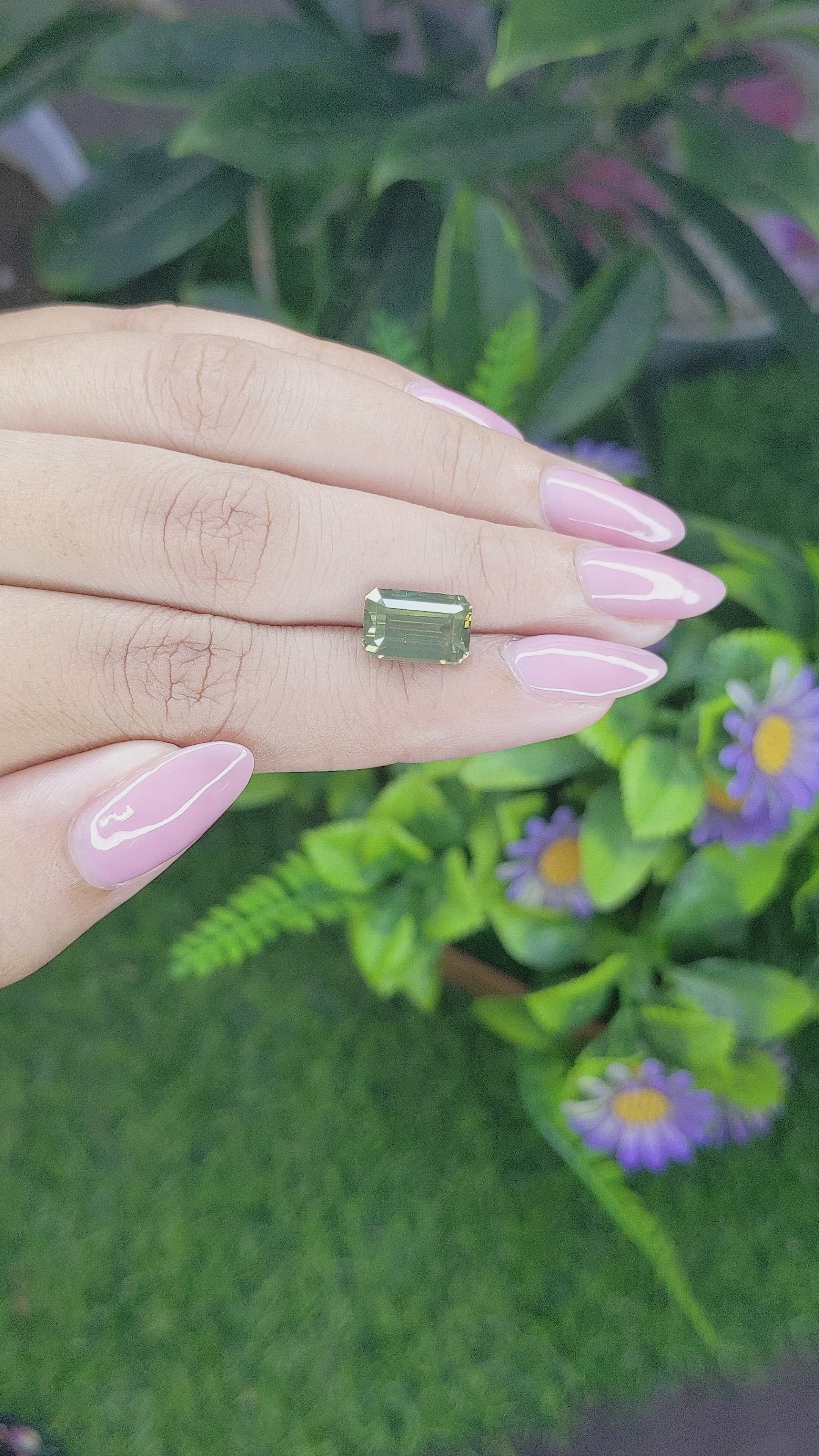 5.09 Ct. Zircon from Ceylon (Sri Lanka) Size Video