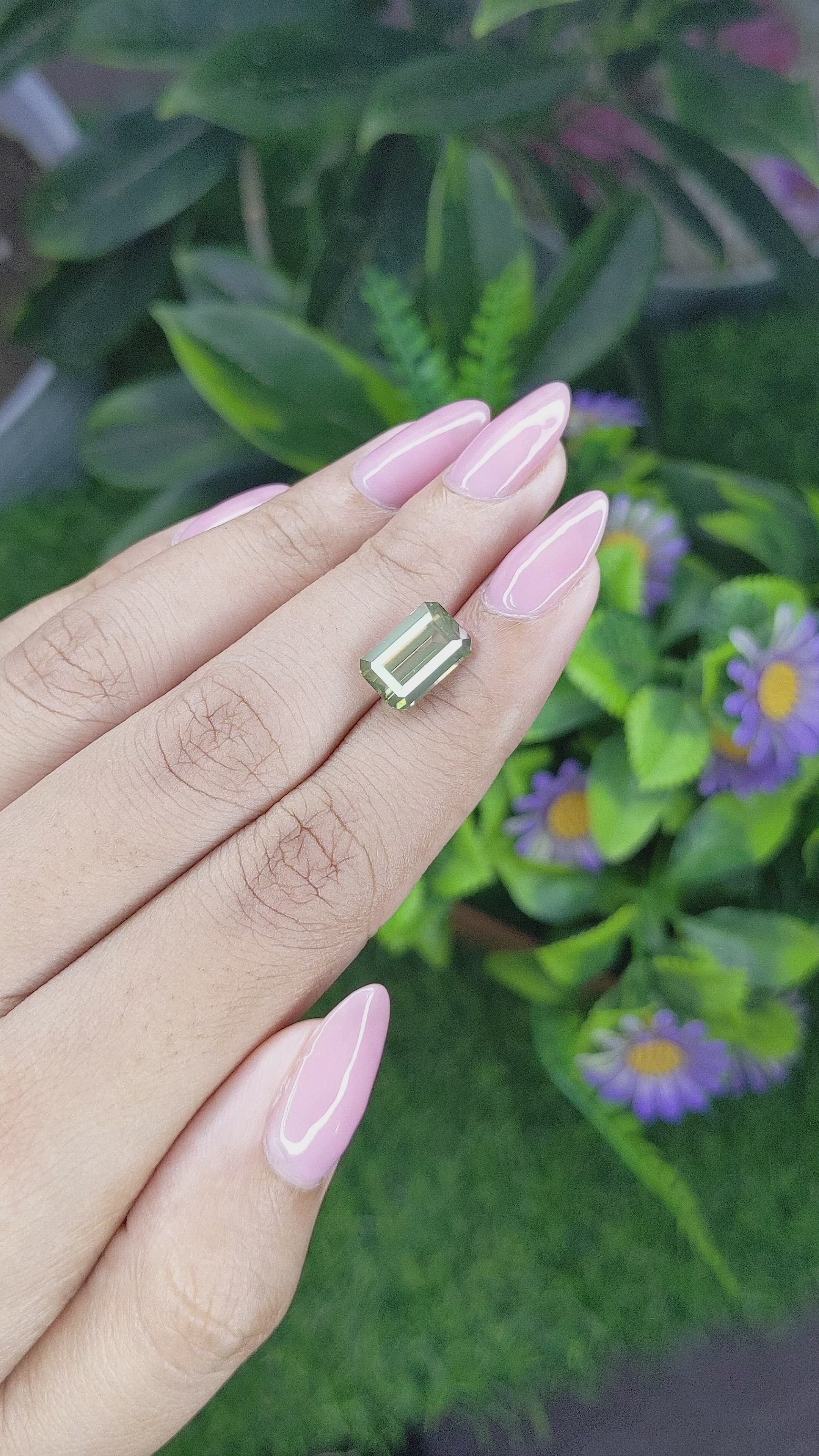 5.09 Ct. Zircon from Ceylon (Sri Lanka) Size Video