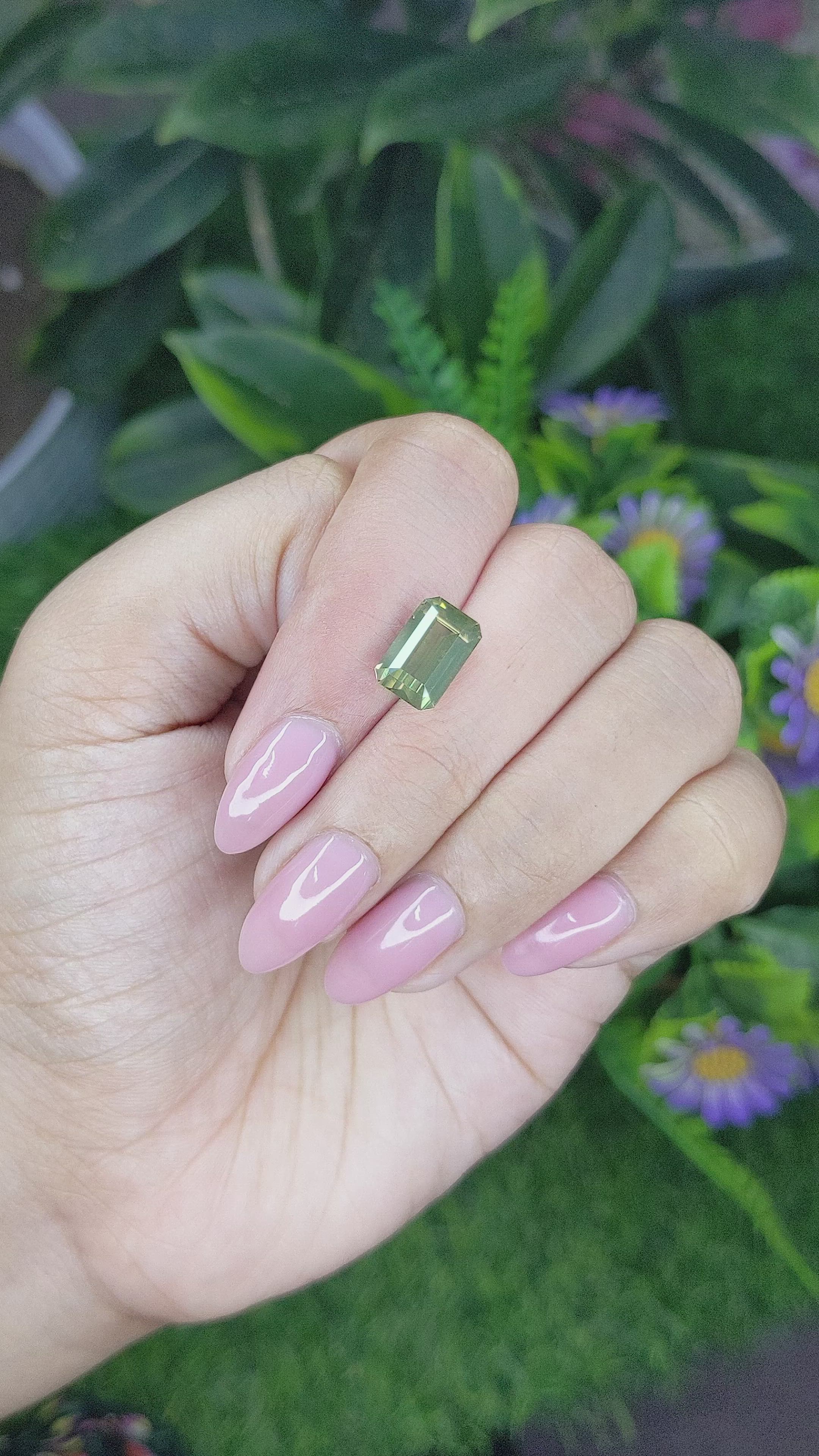 5.09 Ct. Zircon from Ceylon (Sri Lanka) Size Video