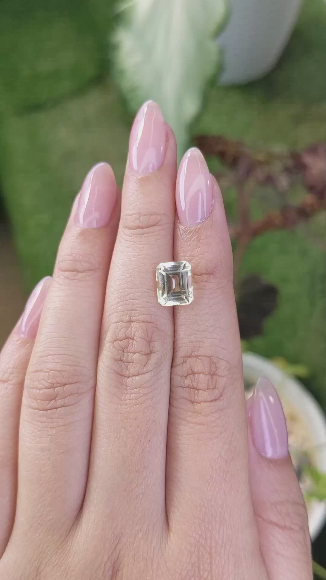 2.71 Ct. Topaz from Ceylon (Sri Lanka) Size Video