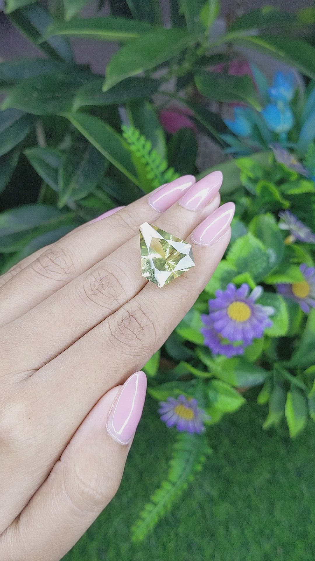 11.40 Ct. Lemon Quartz Size Video