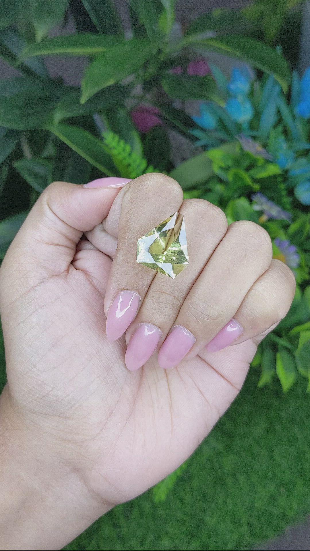 11.40 Ct. Lemon Quartz Size Video