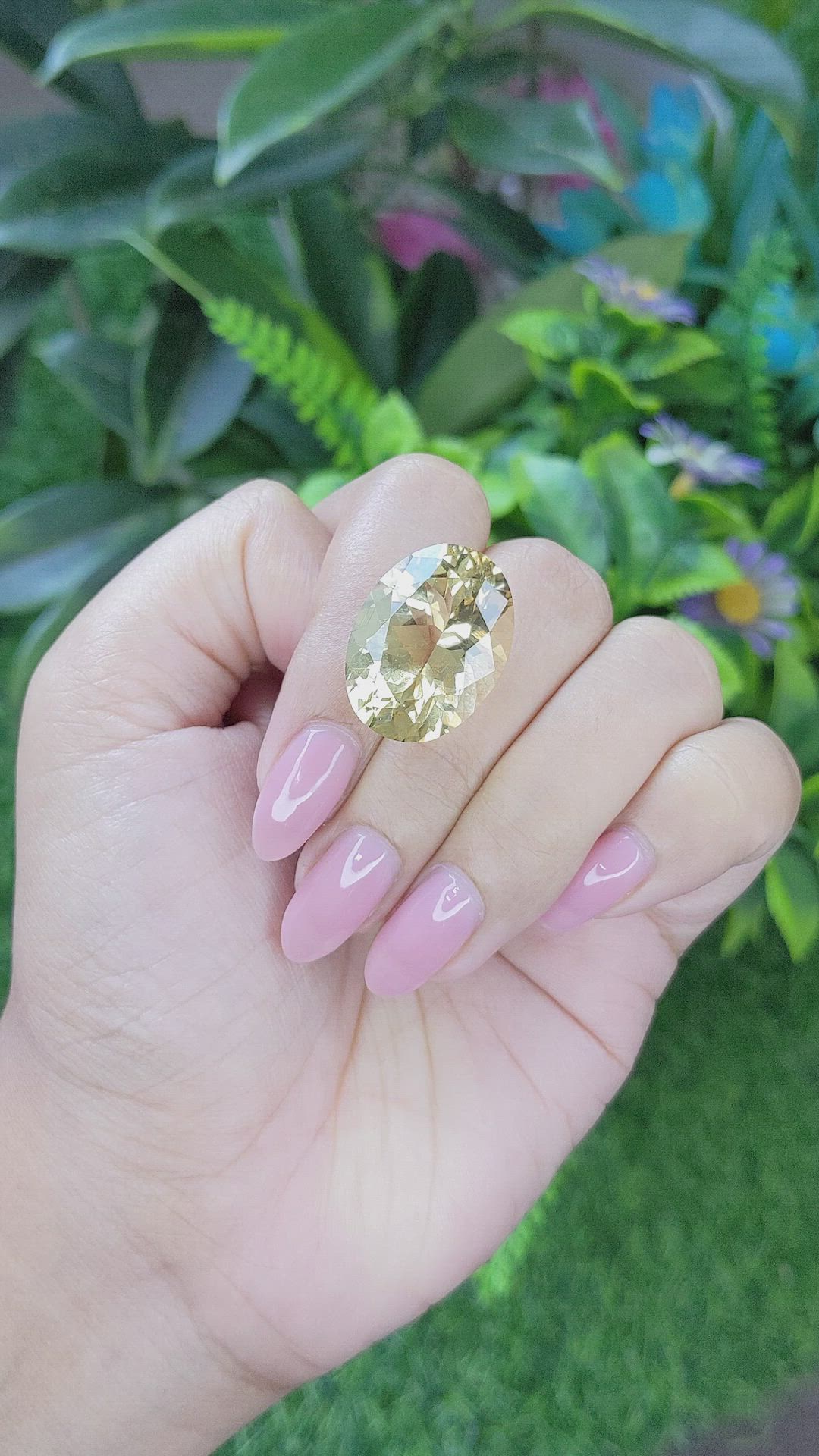 22.78 Ct. Yellow Quartz Size Video