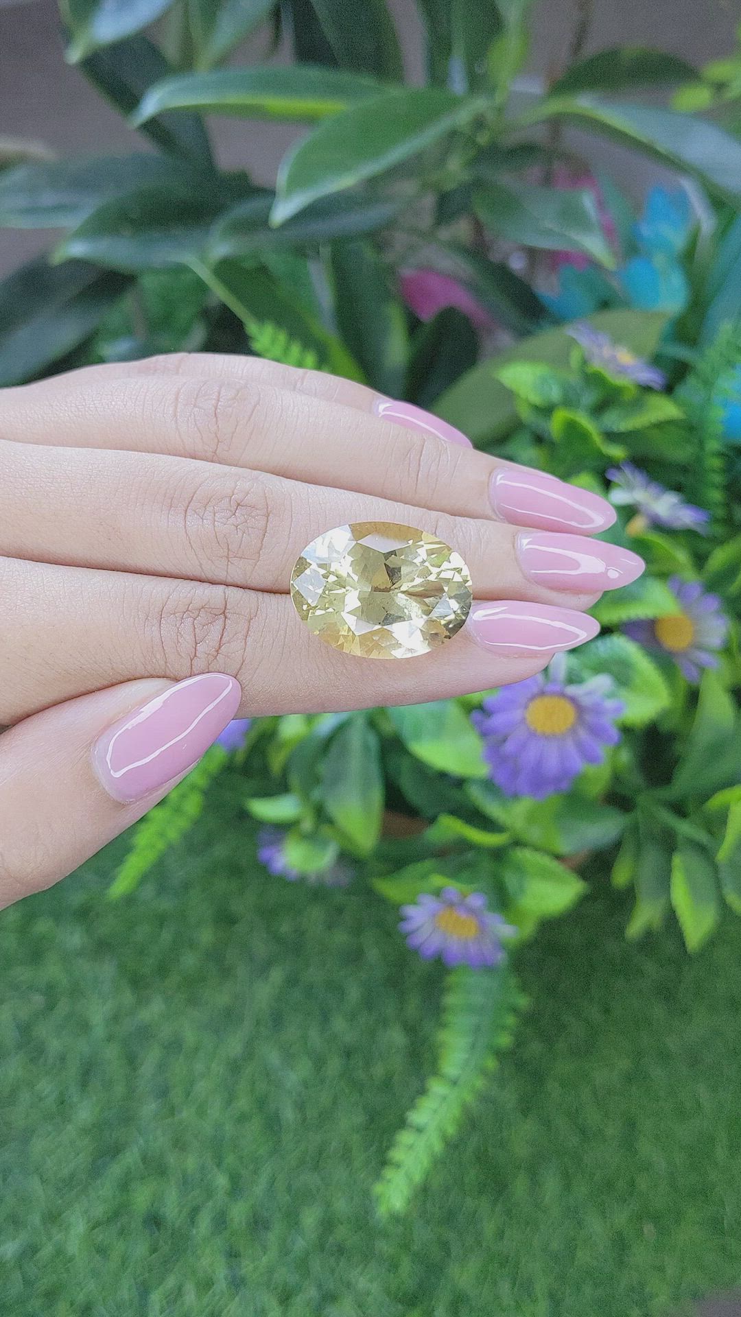 22.78 Ct. Yellow Quartz Size Video