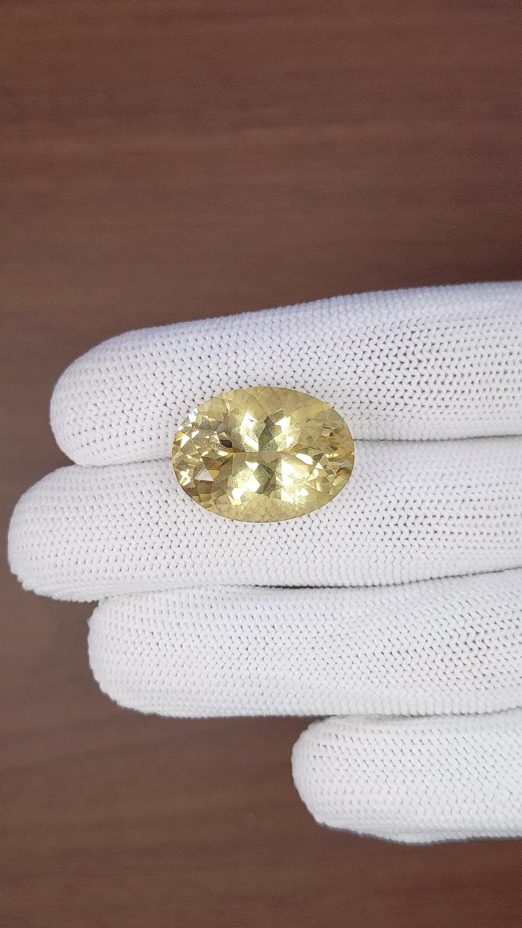 22.78 Ct. Yellow Quartz Size Video