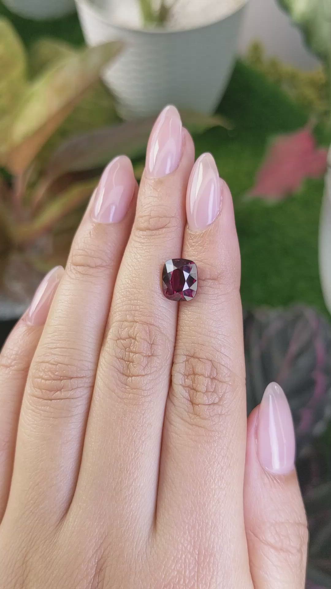 3.90 Ct. Garnet from Ceylon (Sri Lanka) Size Video