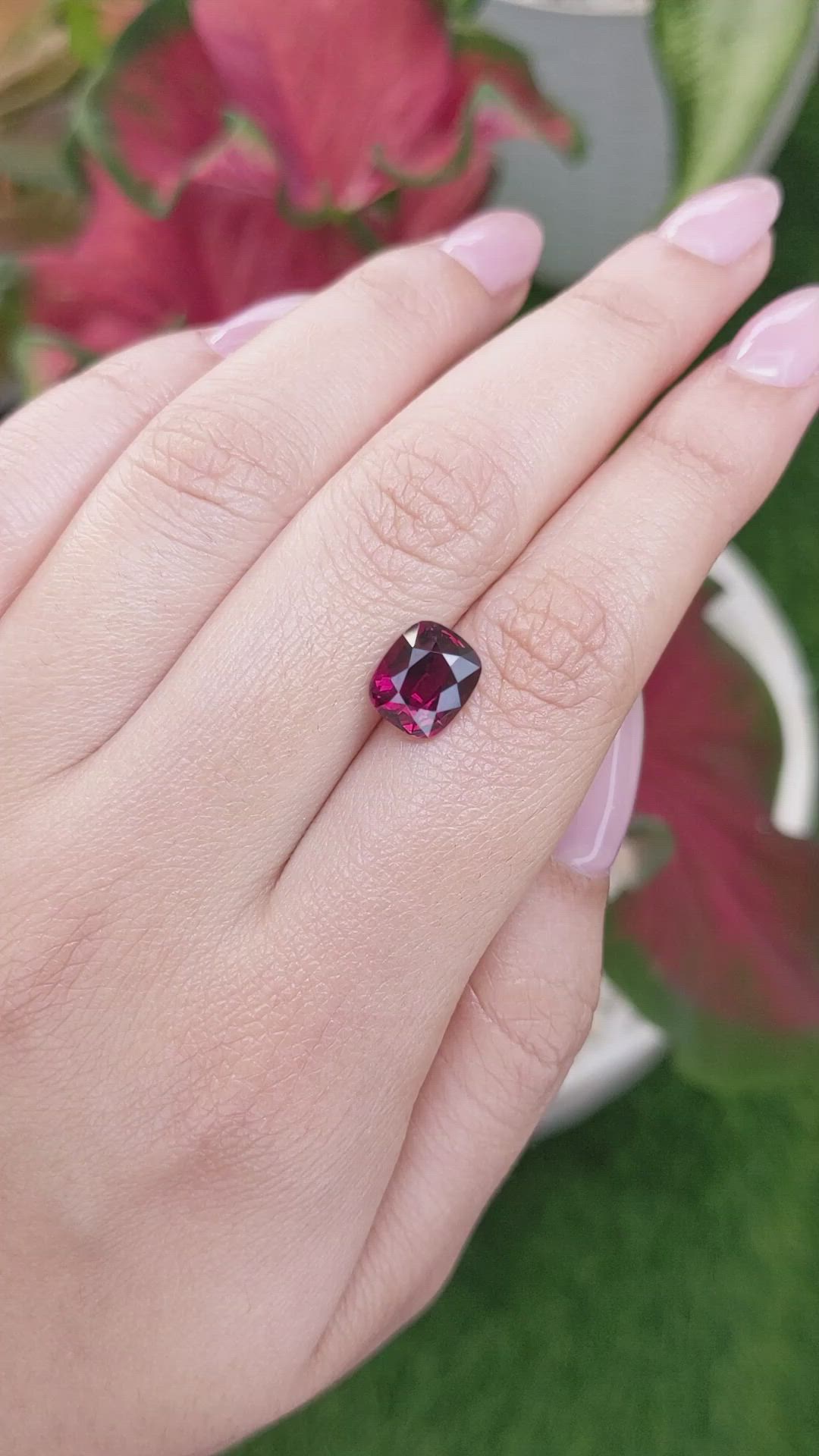 3.90 Ct. Garnet from Ceylon (Sri Lanka) Size Video