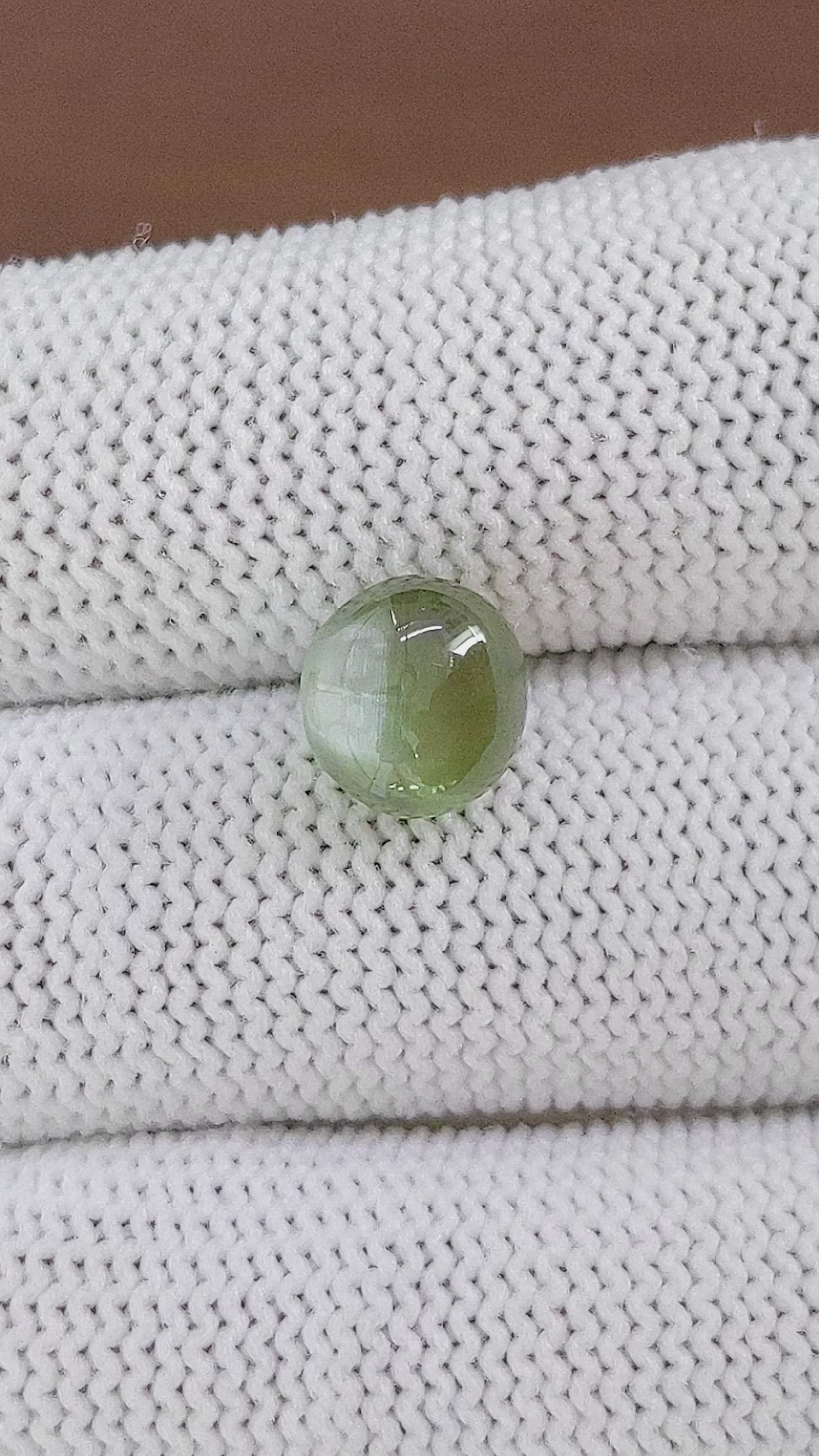 5.06 Ct. Cabochon Alexandrite from Ceylon (Sri Lanka) Size Video