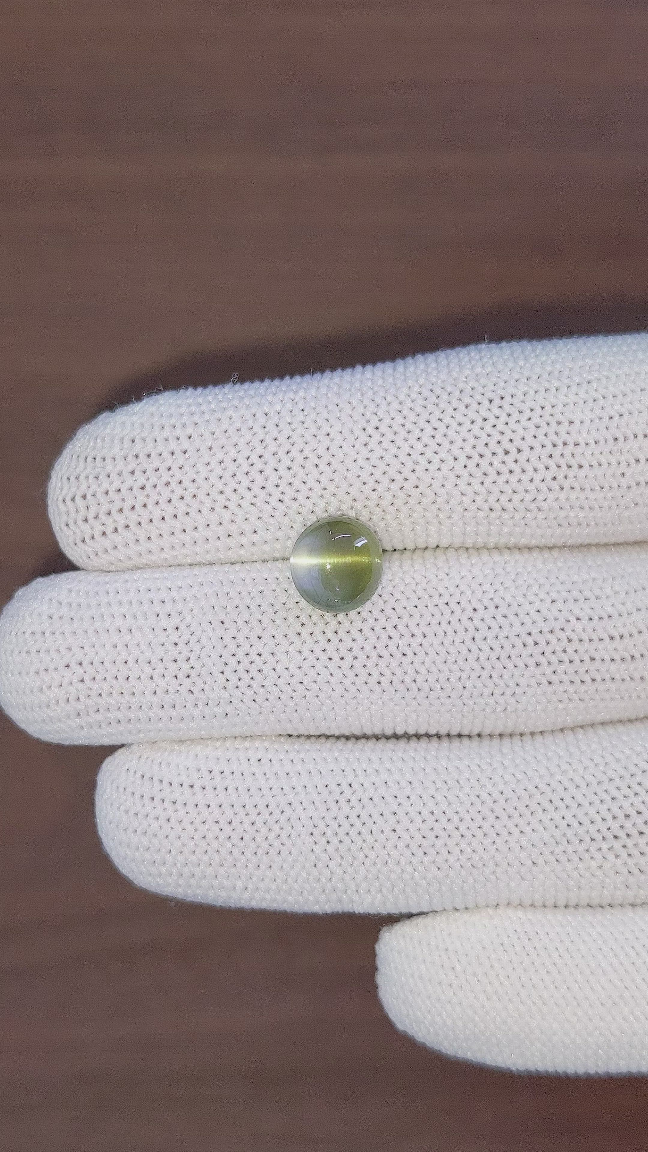 5.06 Ct. Cabochon Alexandrite from Ceylon (Sri Lanka) Size Video