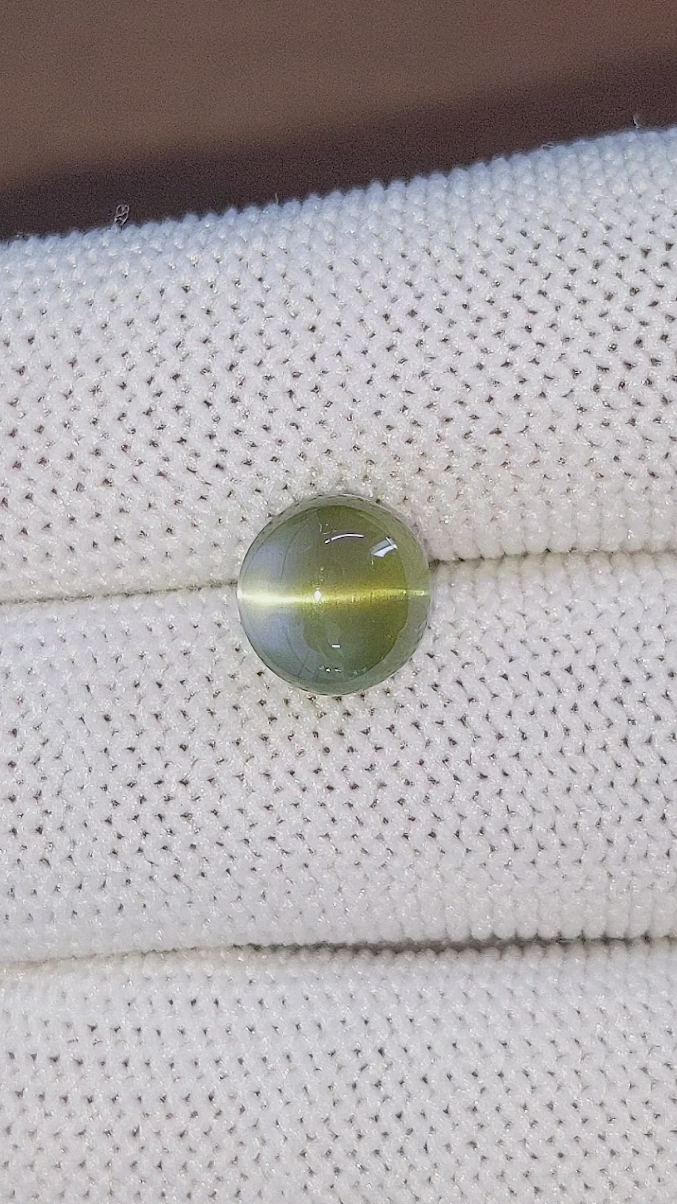 5.06 Ct. Cabochon Alexandrite from Ceylon (Sri Lanka) Size Video