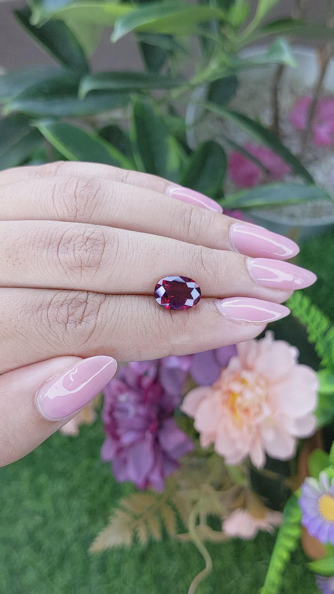 3.55 Ct. Garnet from Ceylon (Sri Lanka) Size Video