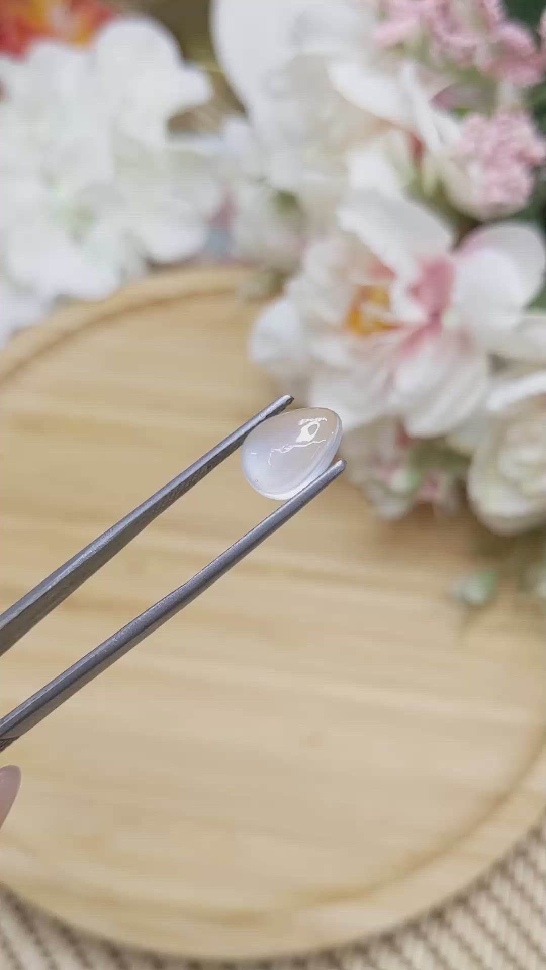 3.15 Ct. Cabochon Moonstone from Ceylon (Sri Lanka) Size Video