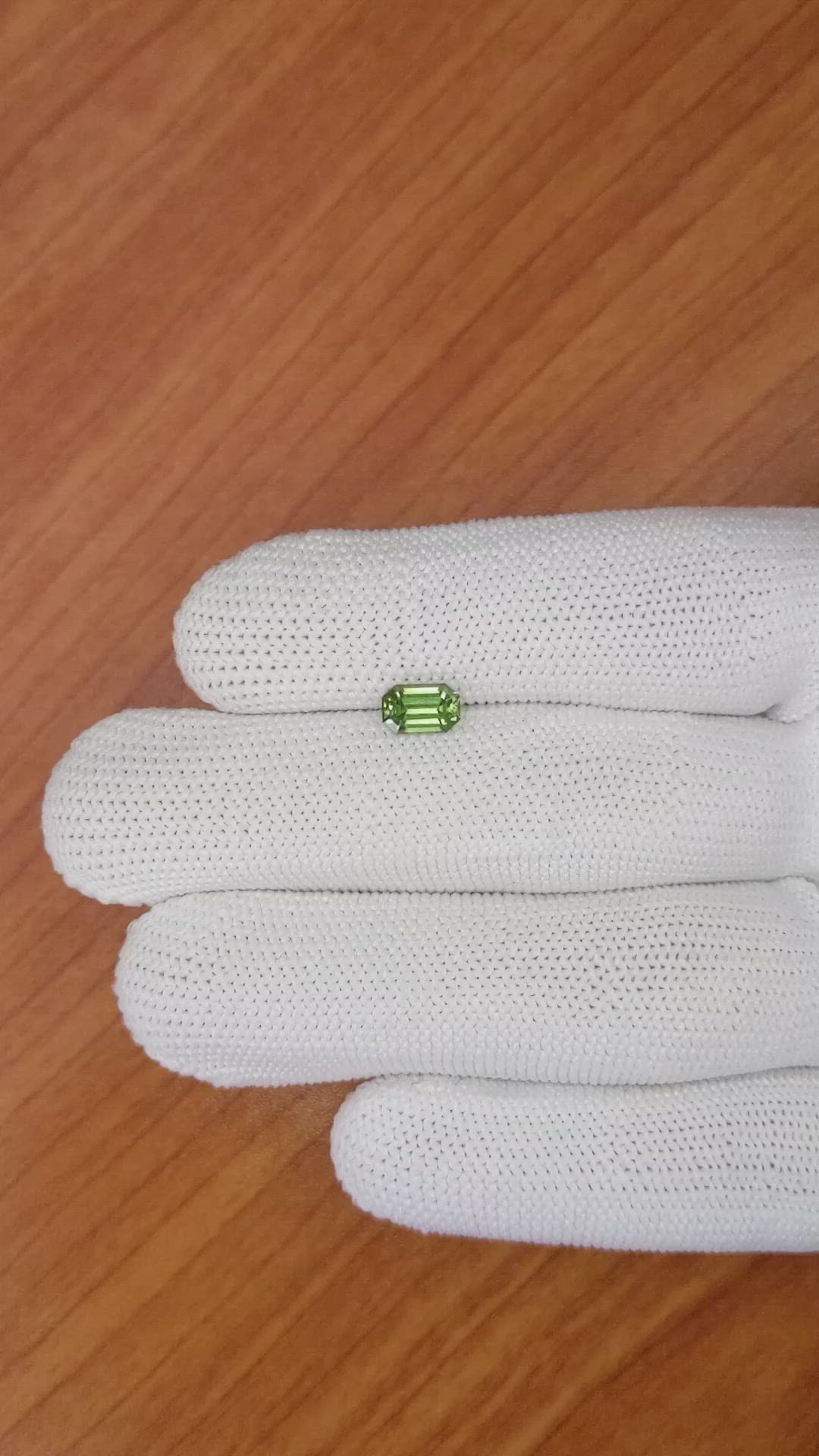 1.14 Ct. Zircon from Ceylon (Sri Lanka) Size Video