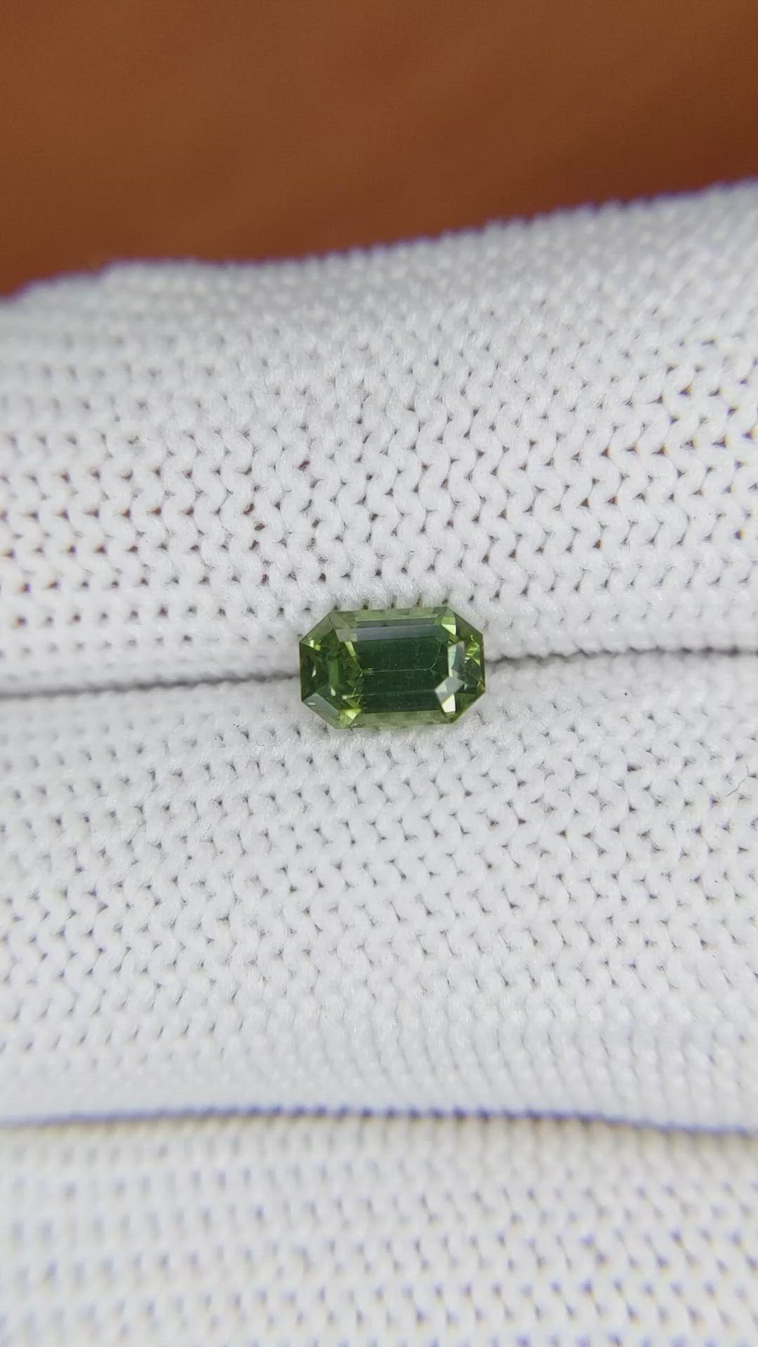 1.14 Ct. Zircon from Ceylon (Sri Lanka) Size Video