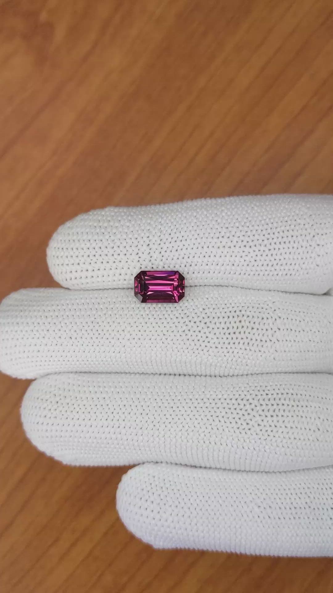 2.69 Ct. Rhodolite Garnet from Ceylon (Sri Lanka) Size Video