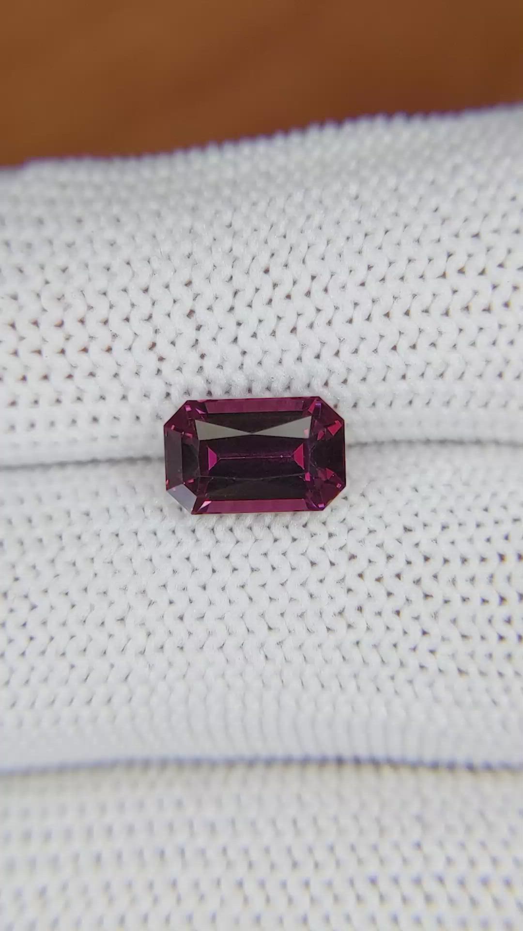 2.69 Ct. Rhodolite Garnet from Ceylon (Sri Lanka) Size Video