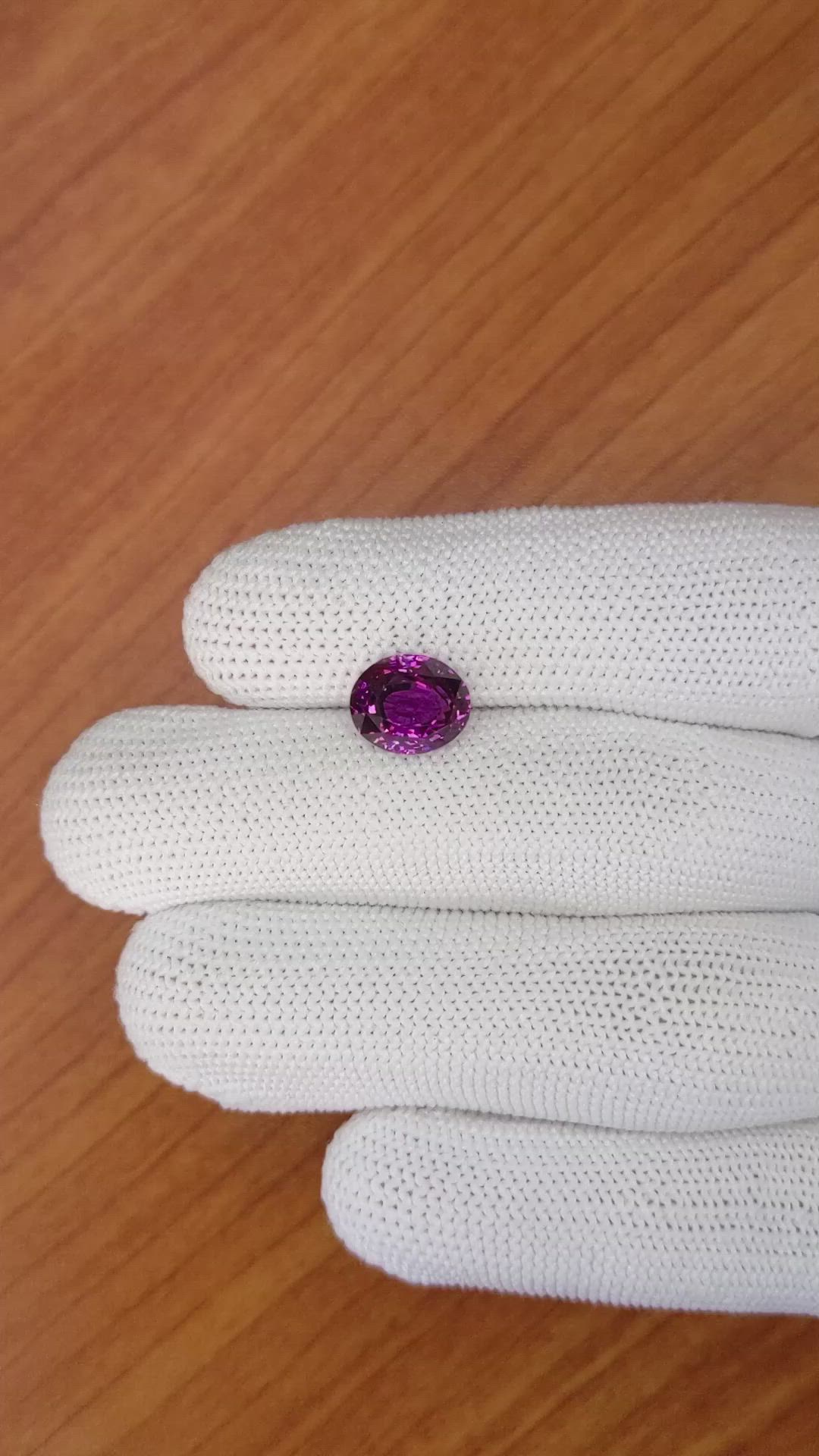 4.03 Ct. Rhodolite Garnet from Ceylon (Sri Lanka) Size Video