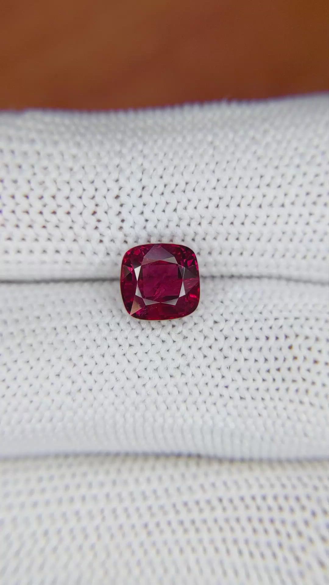 2.52 Ct. Spinel from Ceylon (Sri Lanka) Size Video