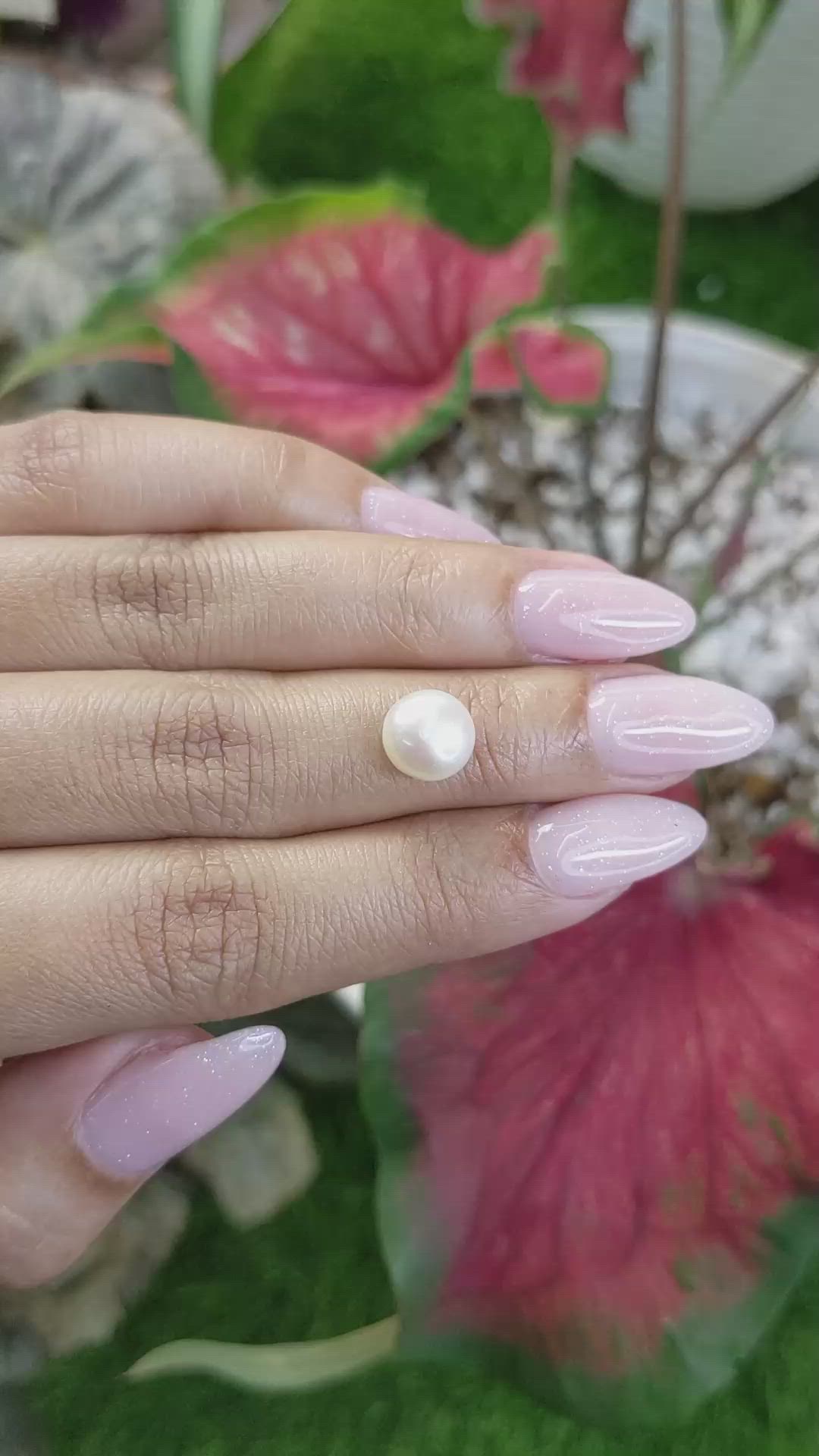 3.28 Ct. Cream with Gold Overtone South Sea Pearl from Australia Size Video