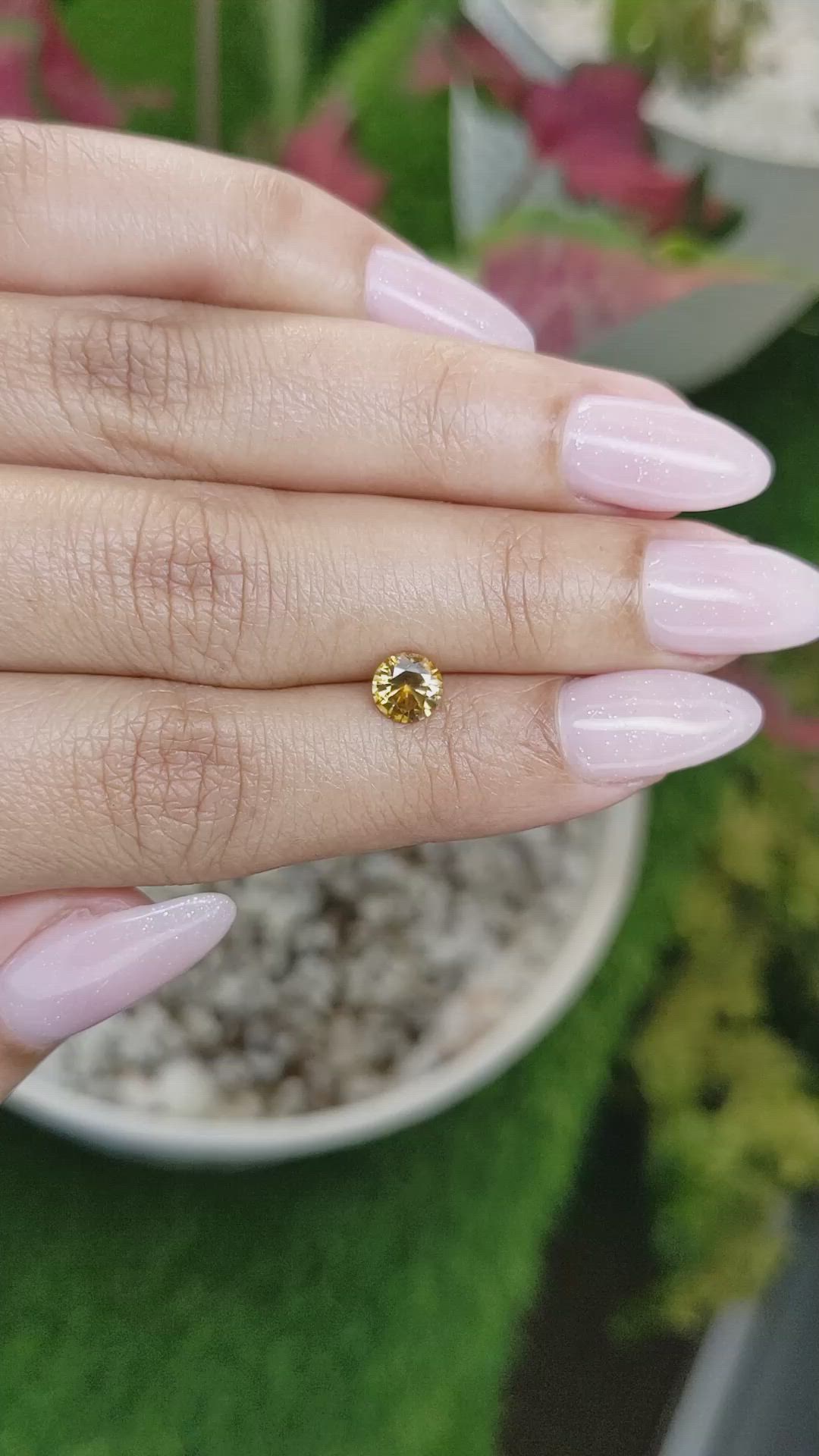 1.02 Ct. Zircon from Ceylon (Sri Lanka) Size Video