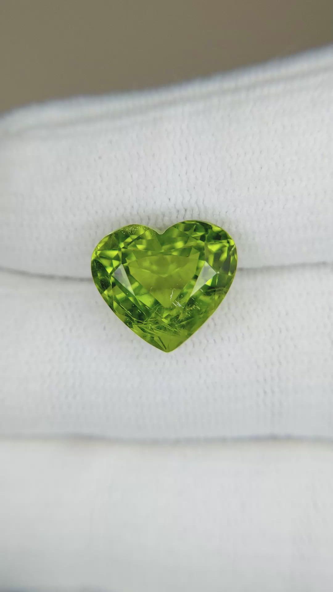 8.66 Ct. Yellowish Green Peridot from Afghanistan Size Video