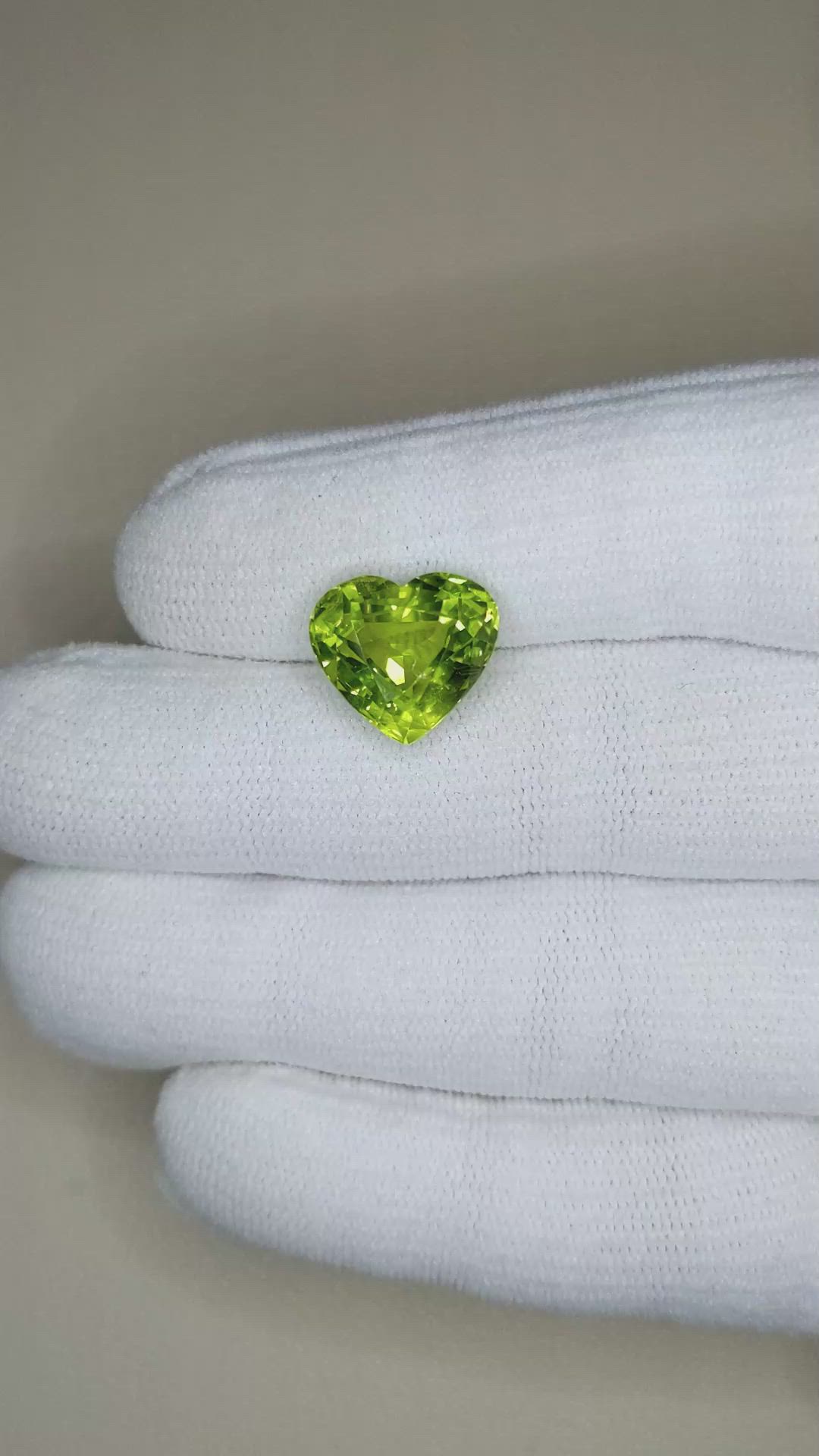 8.66 Ct. Yellowish Green Peridot from Afghanistan Size Video
