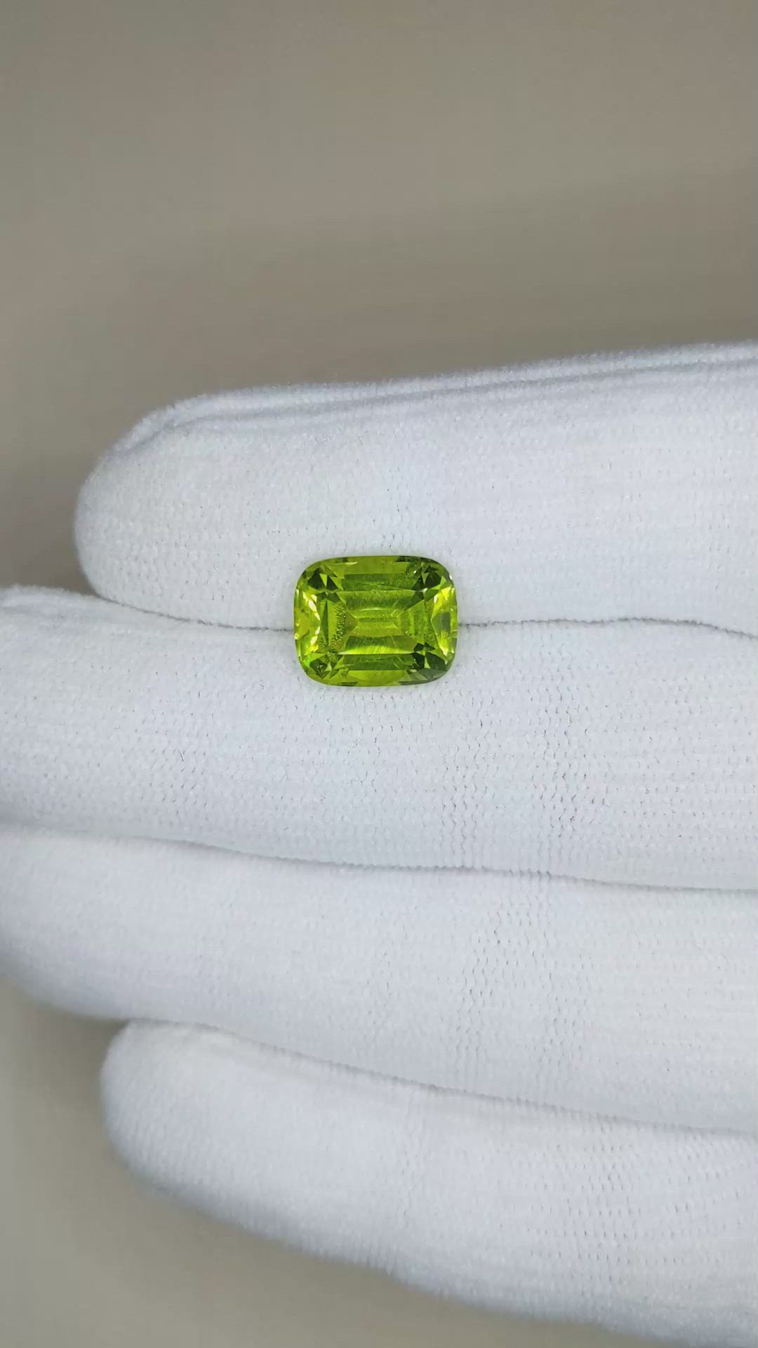5.14 Ct. Peridot from Afghanistan Size Video