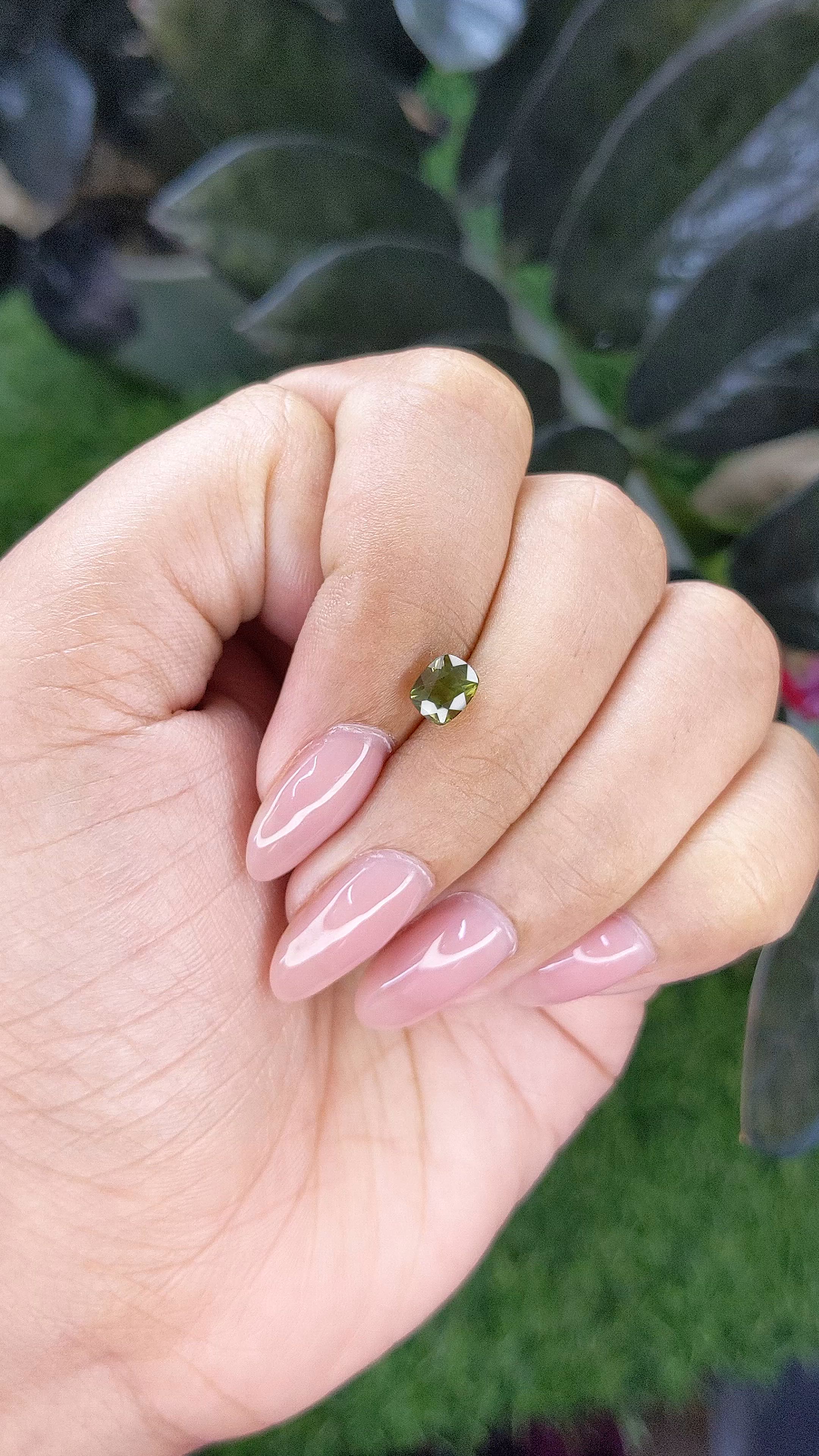 1.12 Ct. Alexandrite from Ceylon (Sri Lanka) Size Video