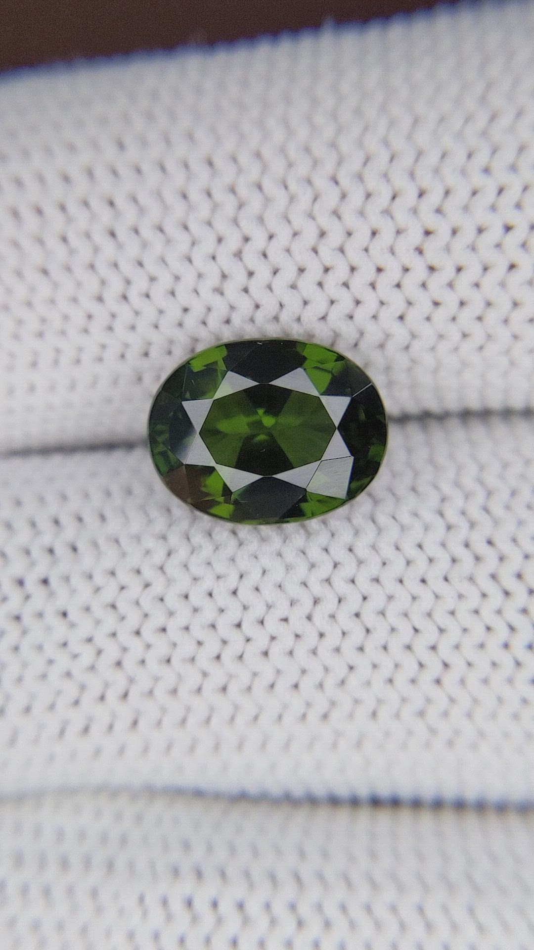 4.44 Ct. Green Zircon from Ceylon (Sri Lanka) Size Video