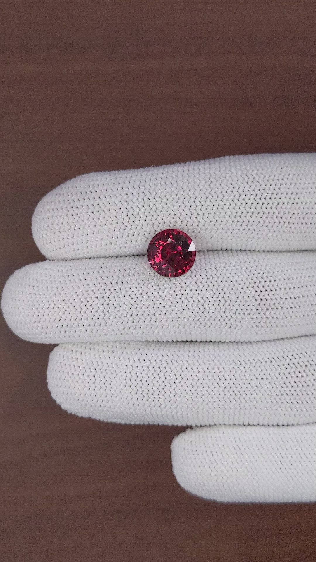 4.64 Ct. Orangish Red Garnet from Ceylon (Sri Lanka) Size Video