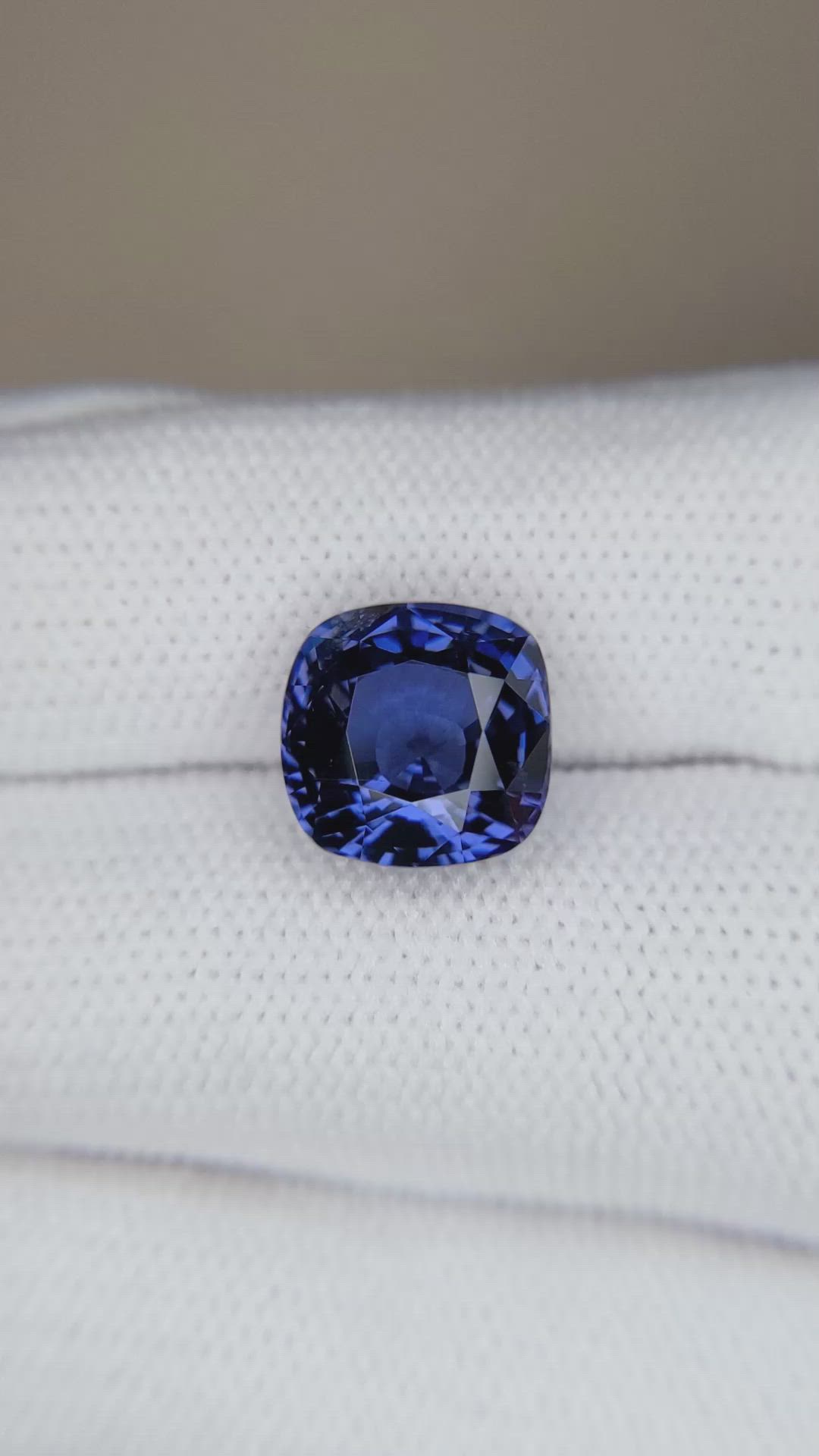 5.23 Ct. Spinel from Ceylon (Sri Lanka) Size Video