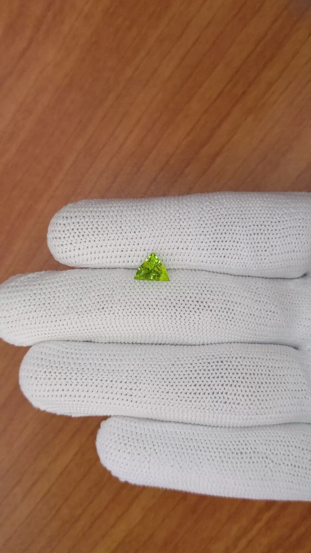 0.85 Ct. Peridot from Ceylon (Sri Lanka) Size Video