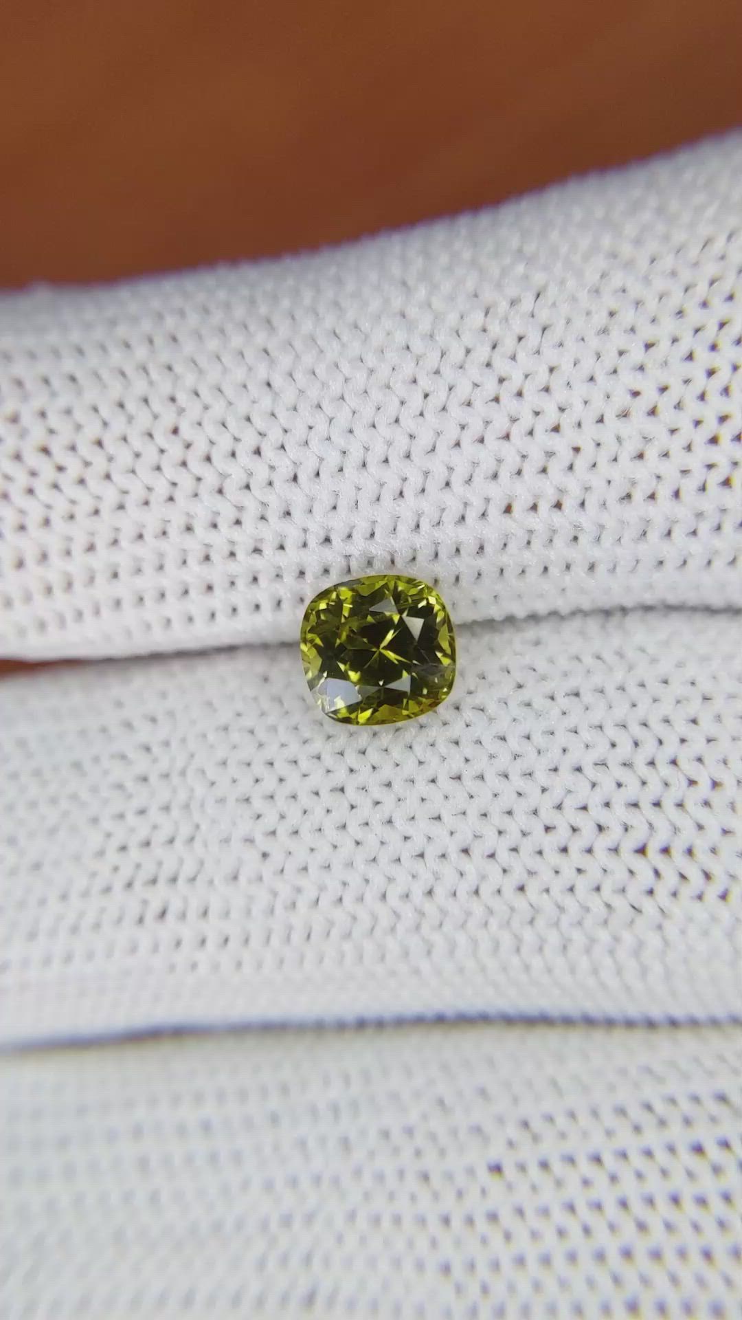 1.39 Ct. Alexandrite from Ceylon (Sri Lanka) Size Video