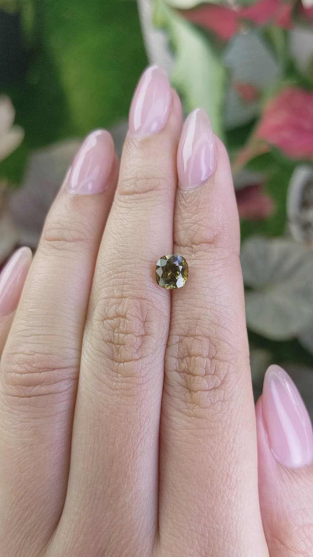 1.39 Ct. Alexandrite from Ceylon (Sri Lanka) Size Video