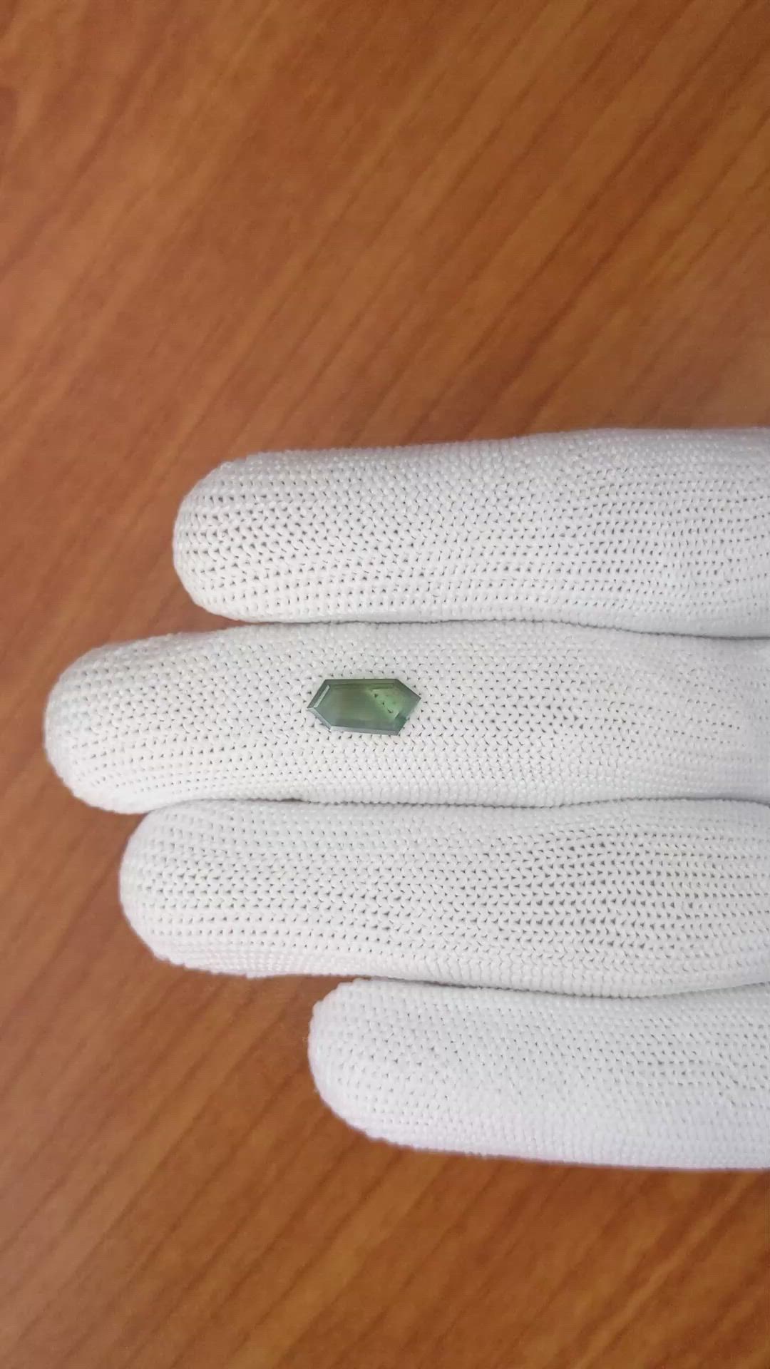 0.93 Ct. Alexandrite from Ceylon (Sri Lanka) Size Video